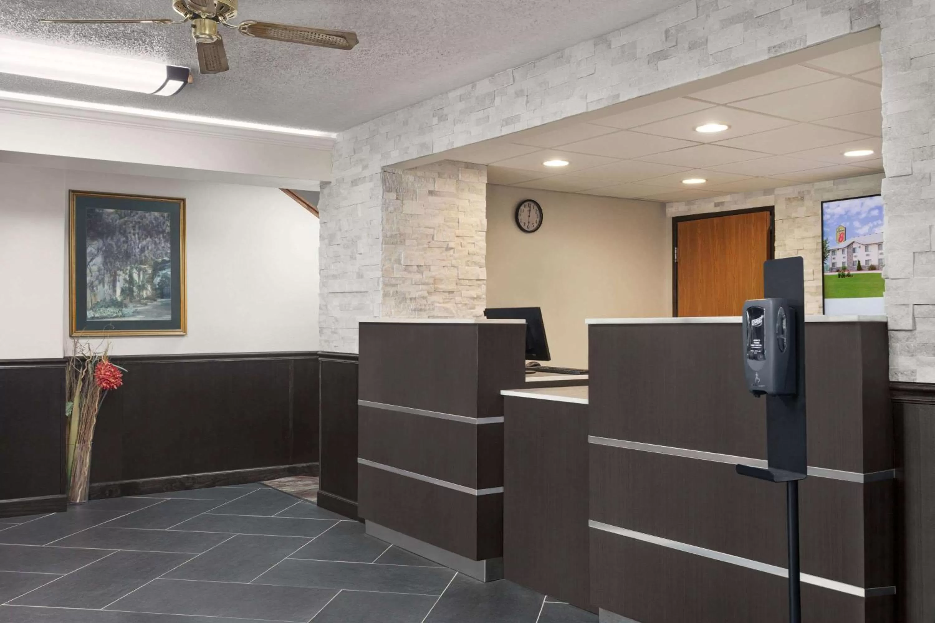 Lobby or reception in Super 8 by Wyndham Chillicothe