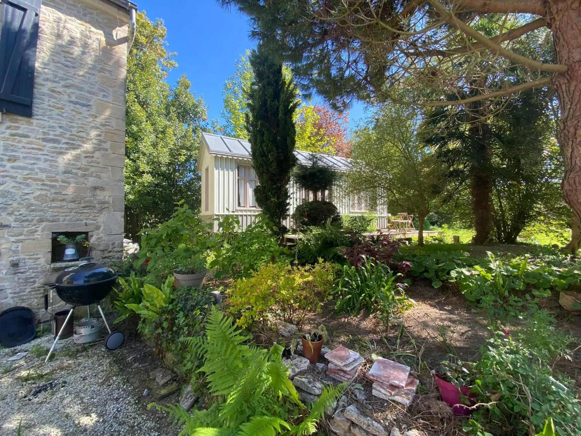 Garden view in Le mas Normand
