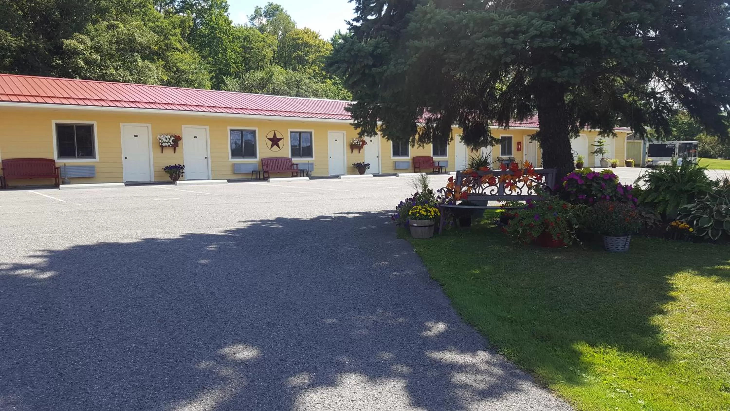 Property building in The Garrett Inn