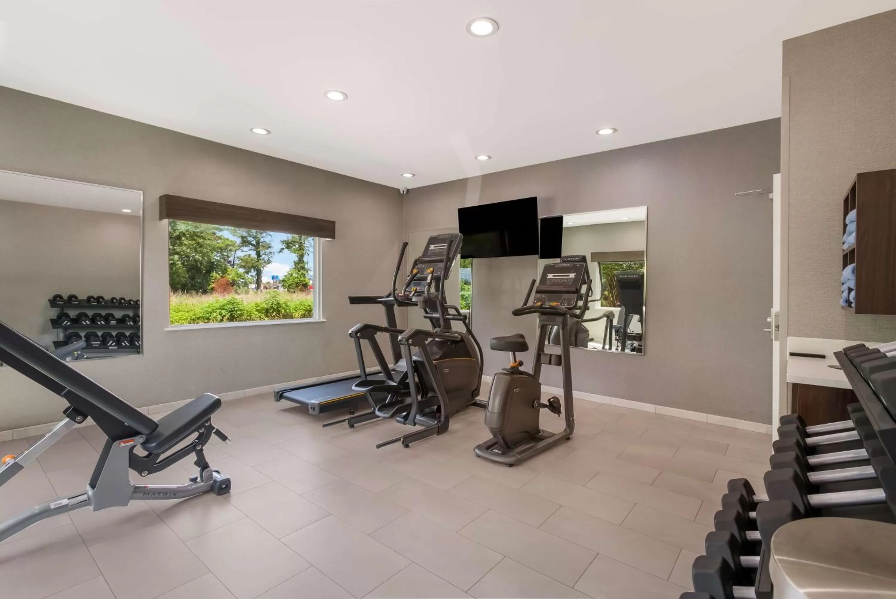 Fitness centre/facilities in Best Western La Place Inn