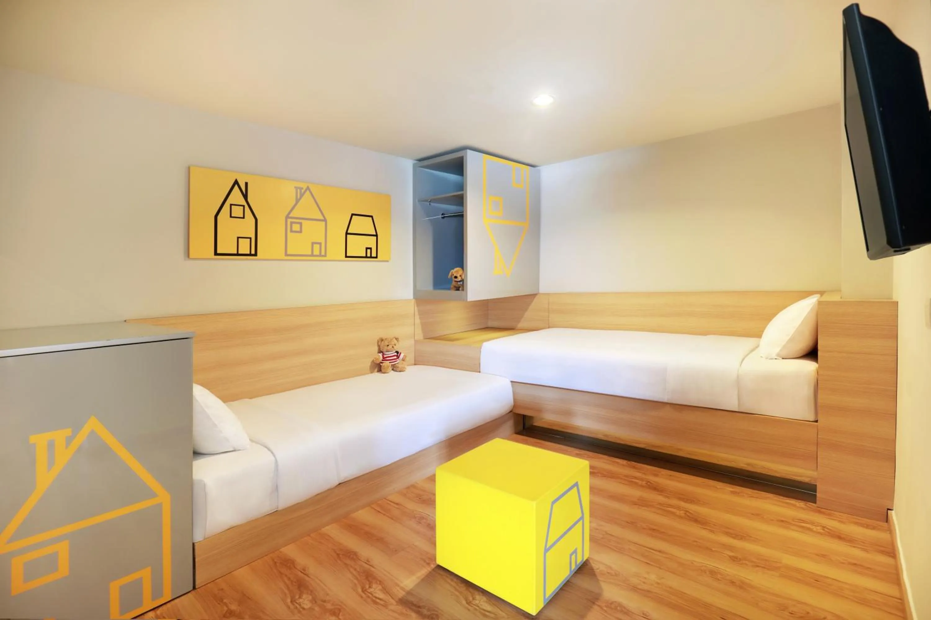 Bedroom, Bed in KIMAYA Braga Bandung by HARRIS