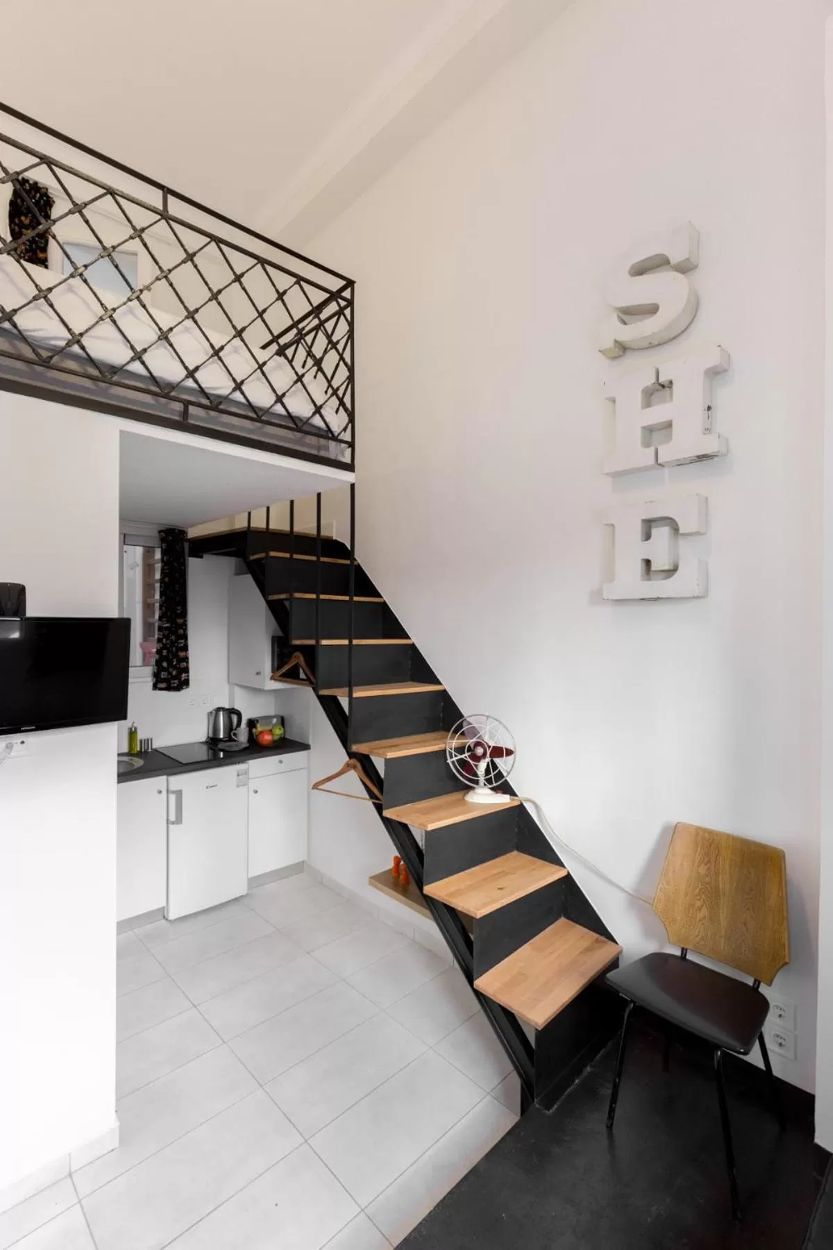 Troon of Athens Apartments