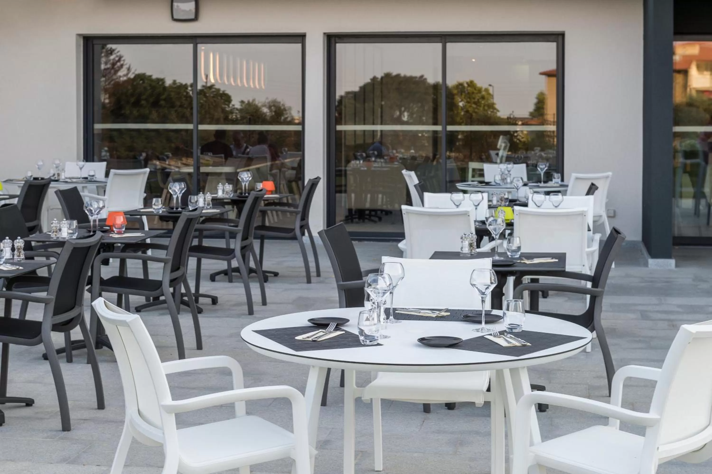 Restaurant/places to eat in Mercure Hotel & Spa Bastia Biguglia