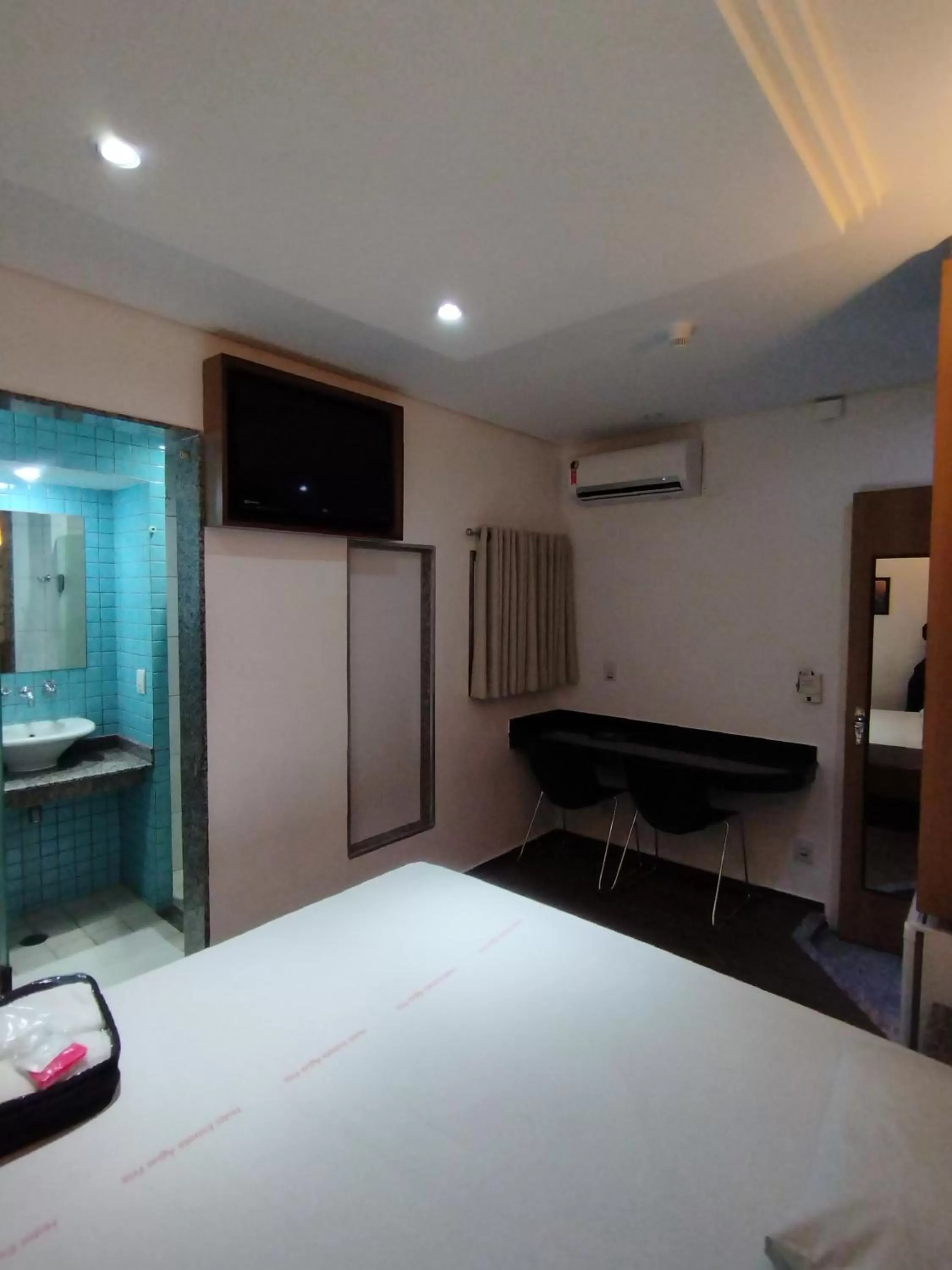 Bedroom, TV/Entertainment Center in Hotel Estrela da Agua Fria