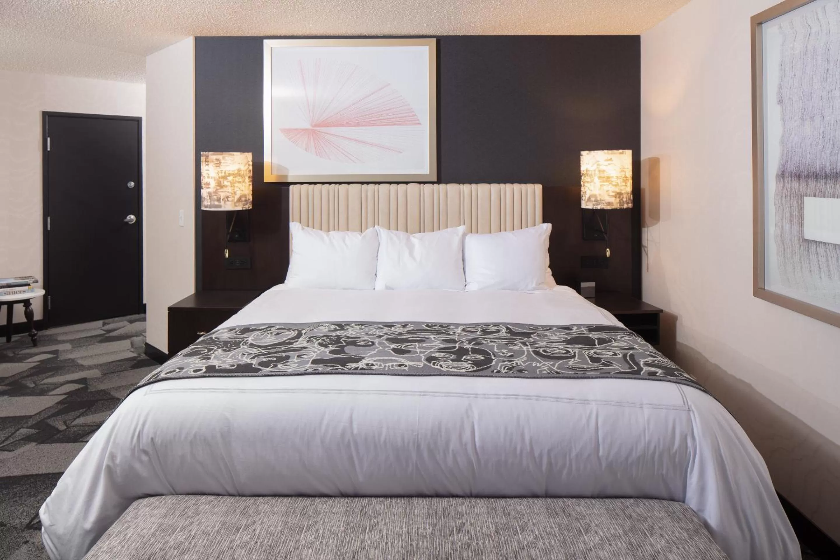 Bed in Saint Kate - The Arts Hotel