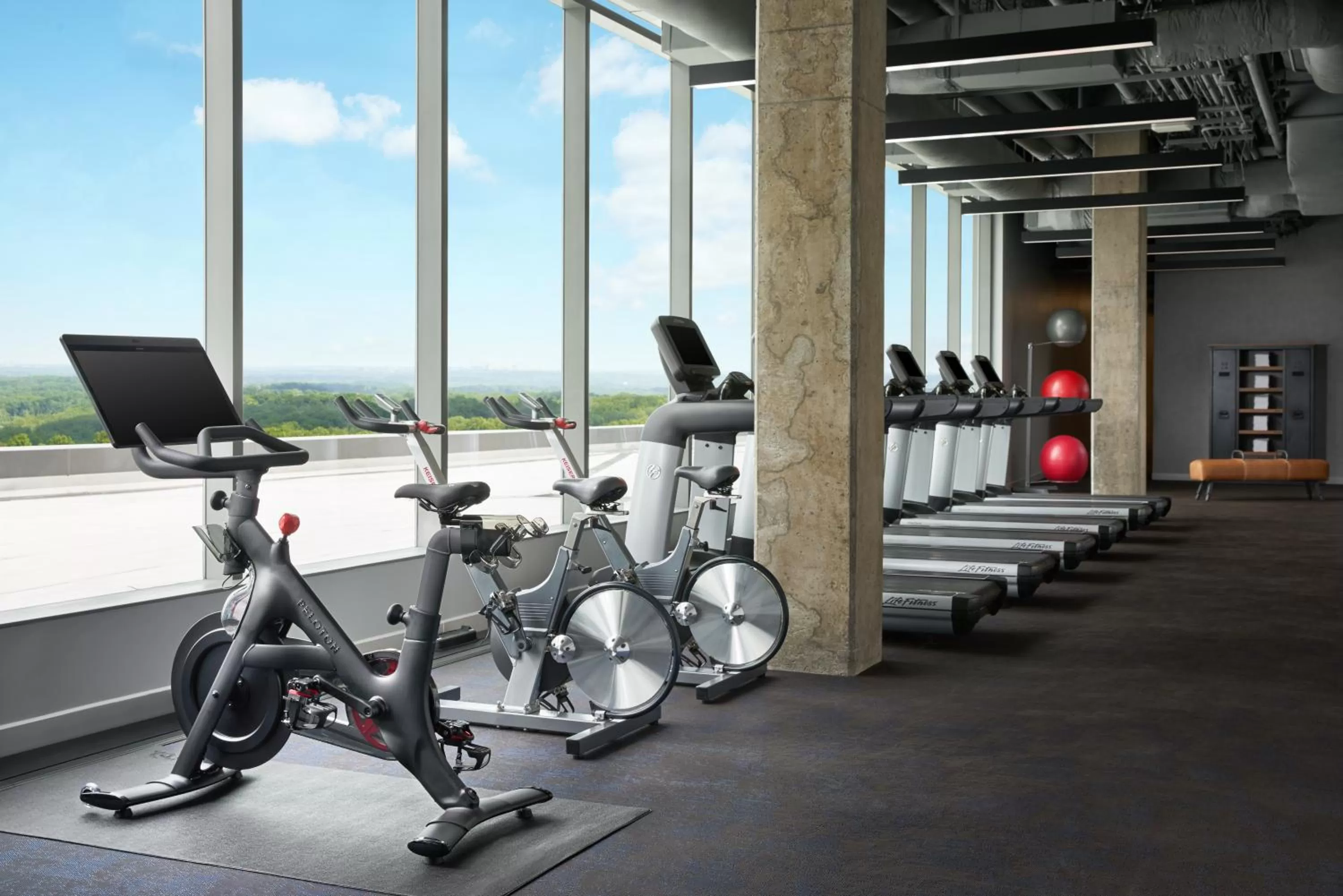 Fitness centre/facilities in The Watermark Hotel