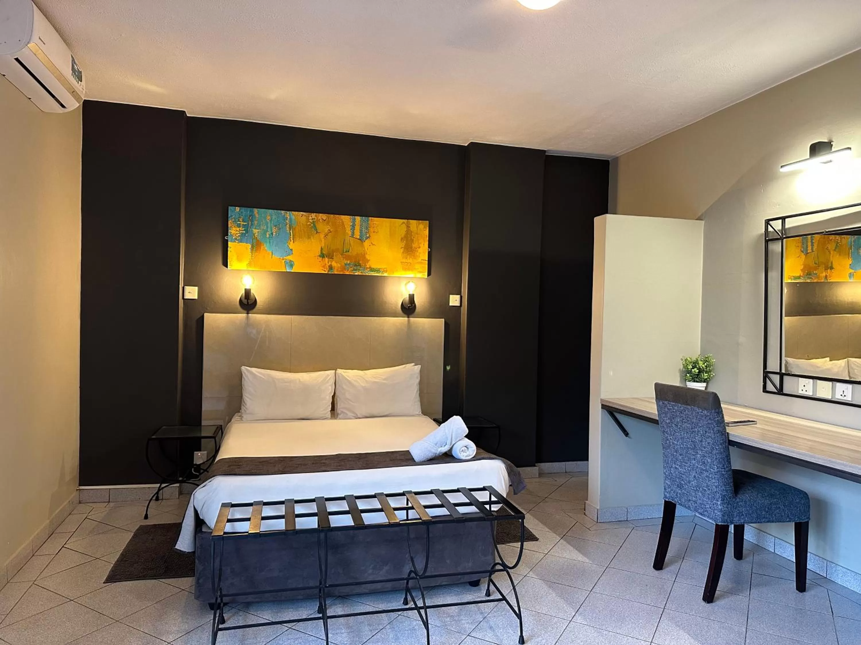 Bed in N1 Hotel Samora Machel Harare