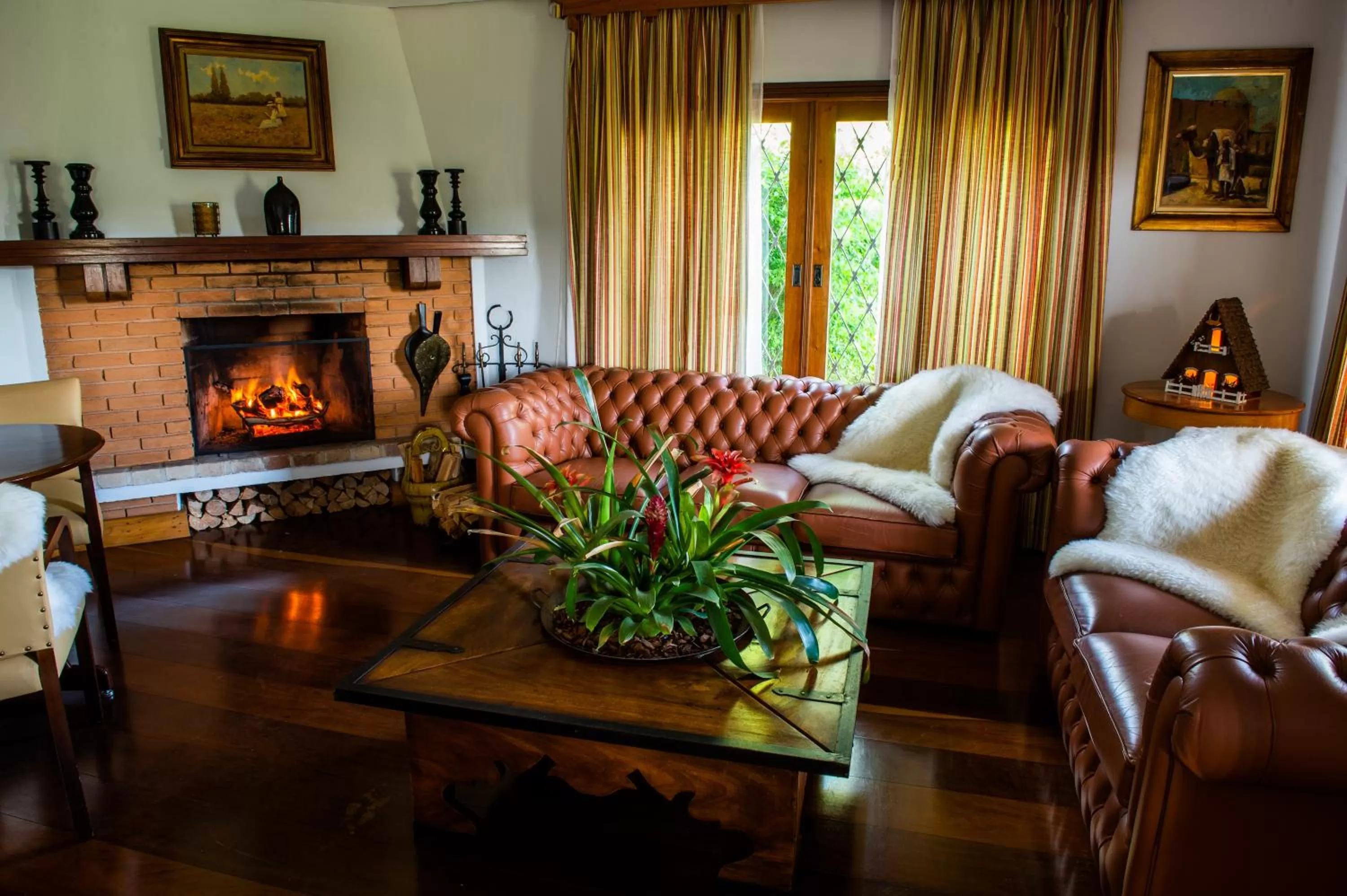 Communal lounge/ TV room, Seating Area in Pousada das Lavandas