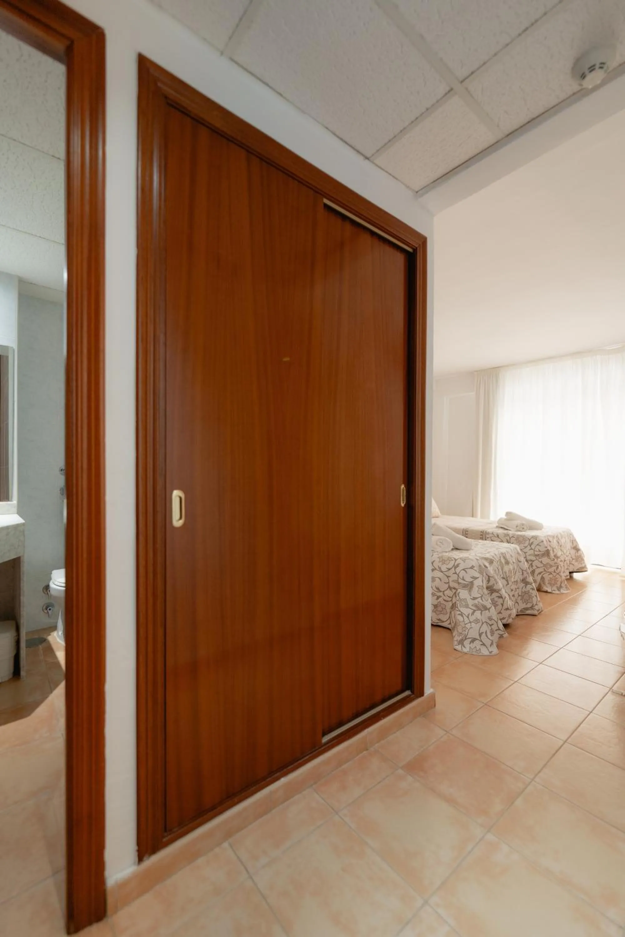 wardrobe, Bed in Hotel Santa Faz