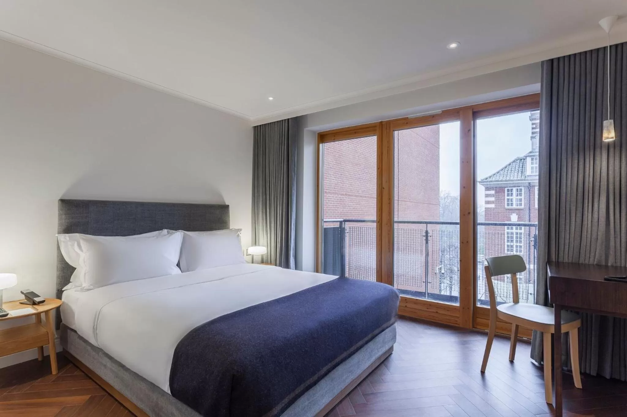 Bed in The Roseate Reading