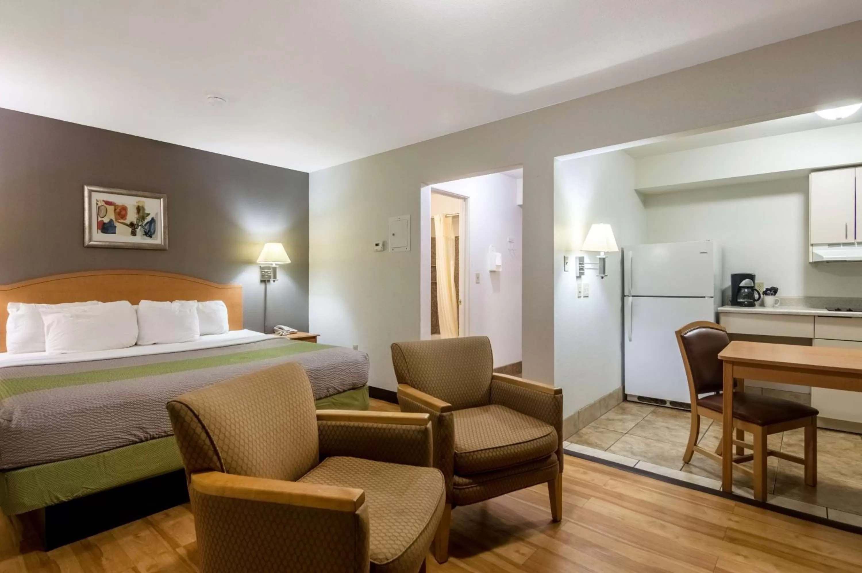 Photo of the whole room in Blue Bonnet Suites -Lubbock, TX - Medical Center