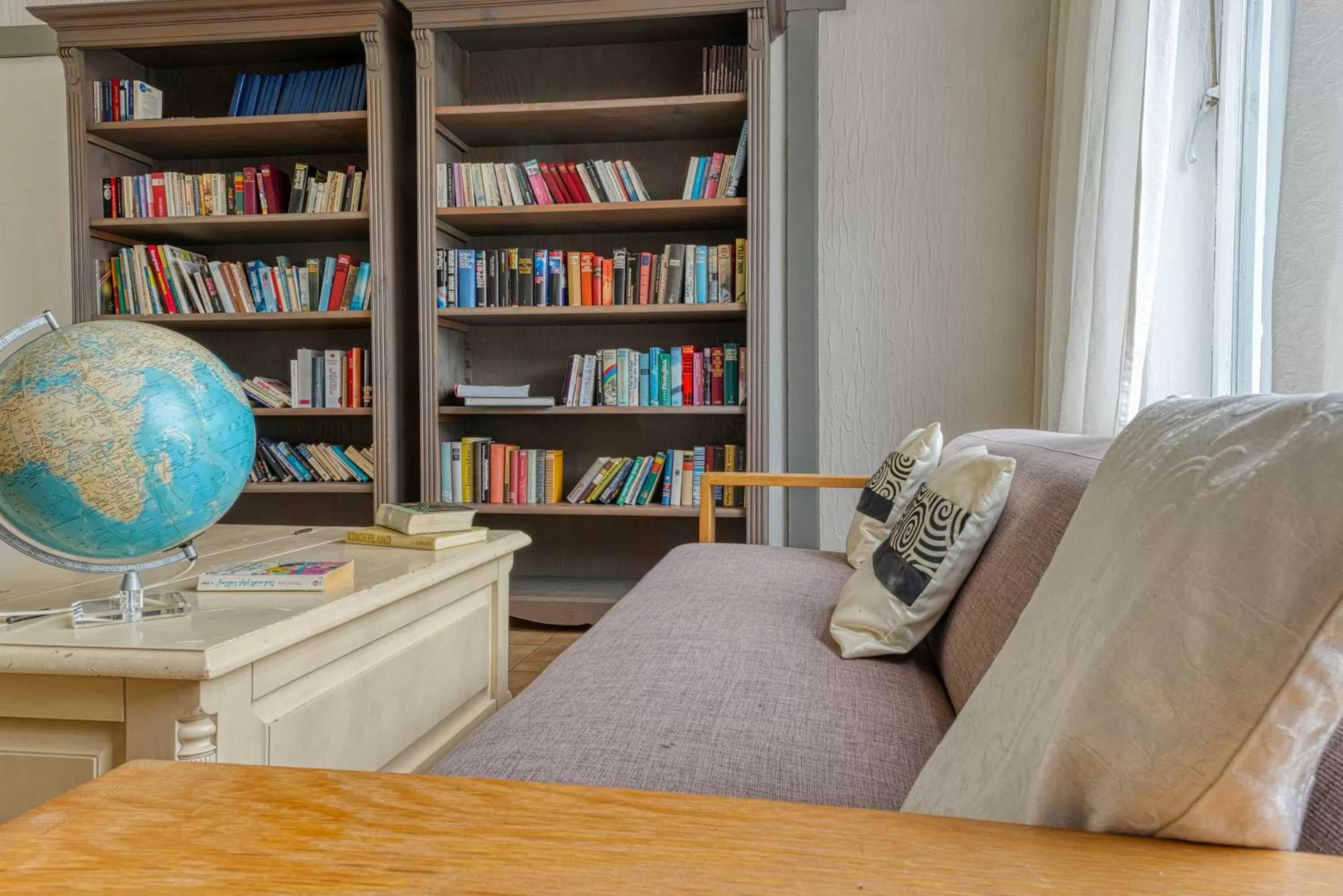 Communal lounge/ TV room in Hotel Seeblick Försterhaus