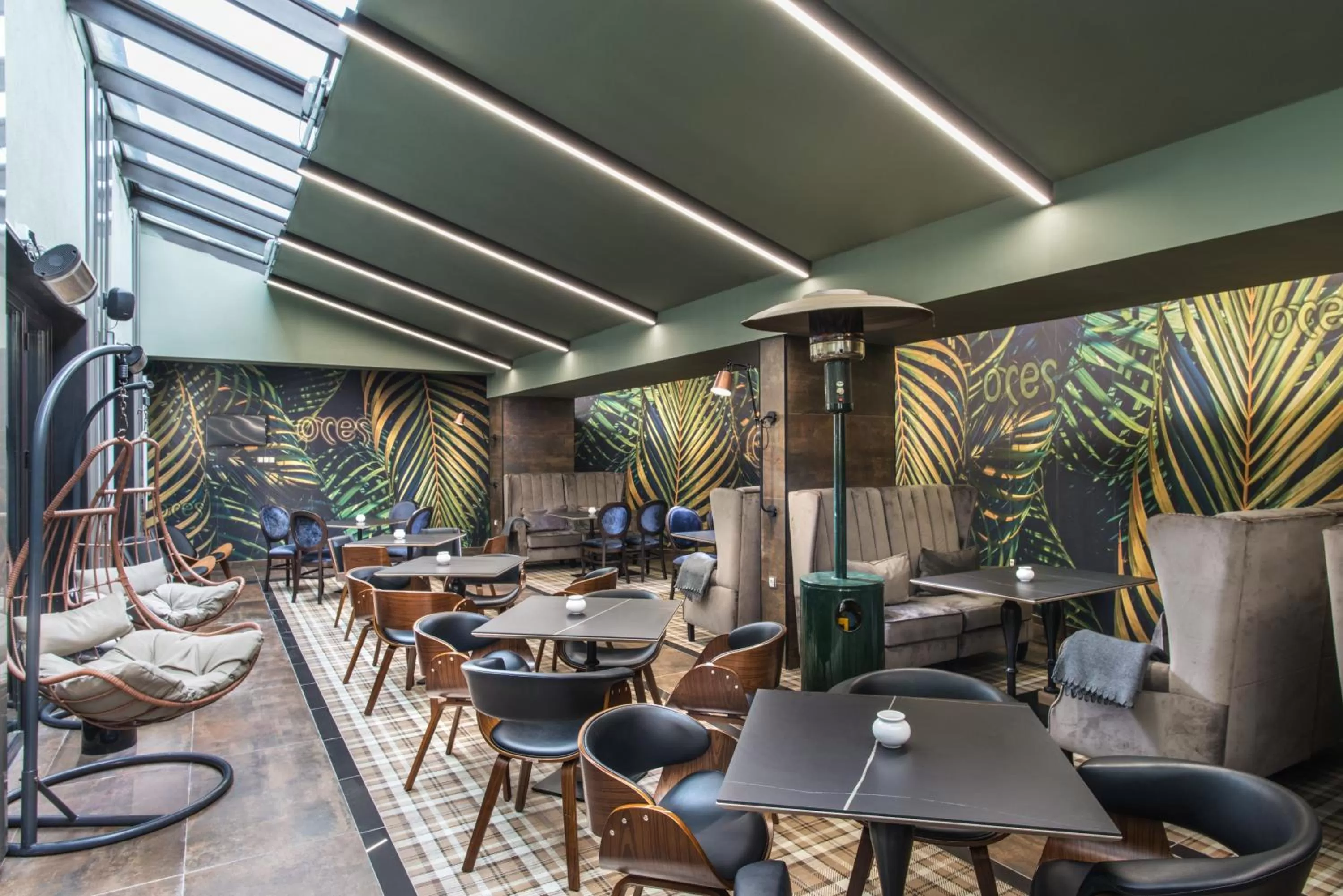 Restaurant/places to eat in Ores Boutique Hotel