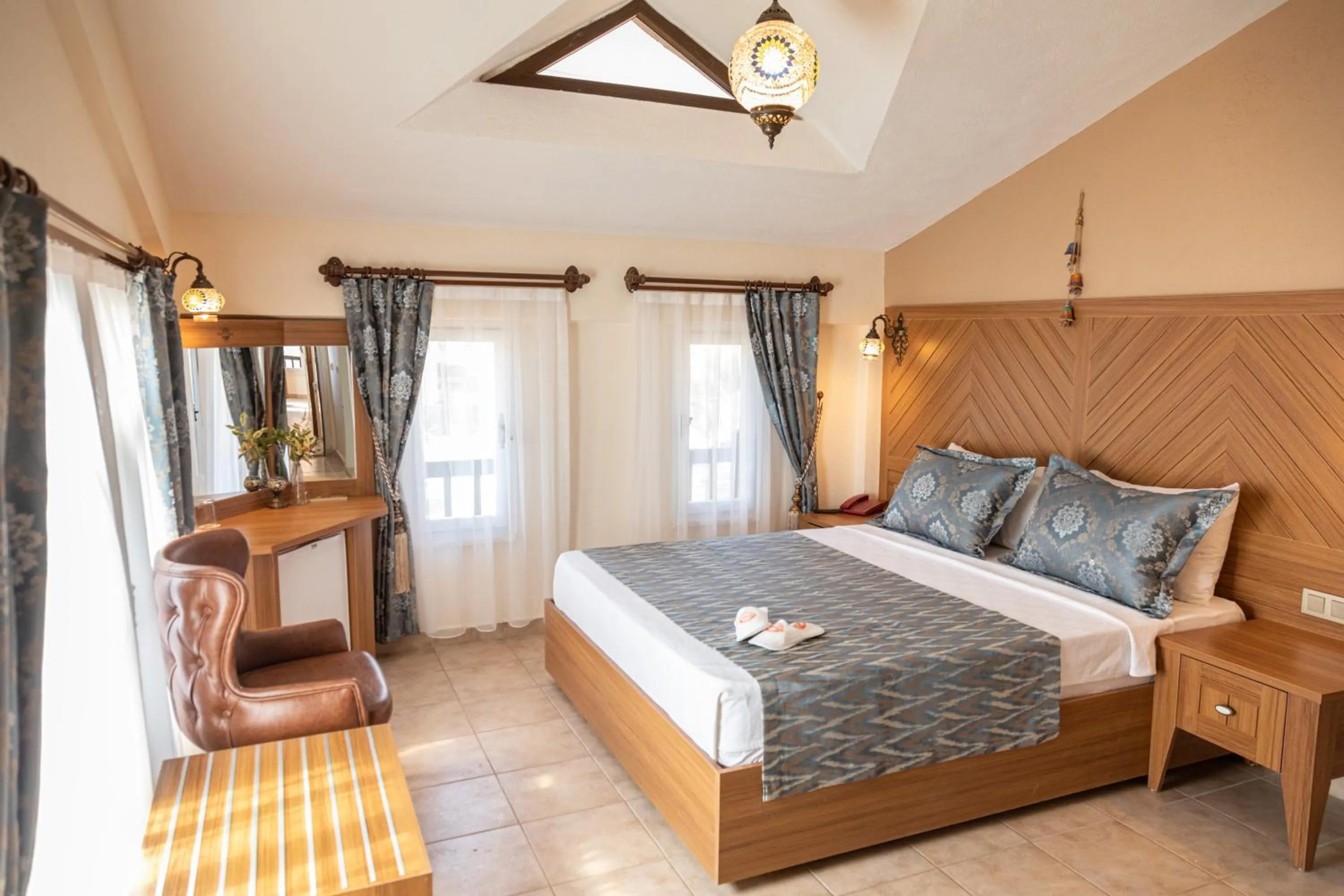 Photo of the whole room, Bed in Portakal Hotel Dalyan