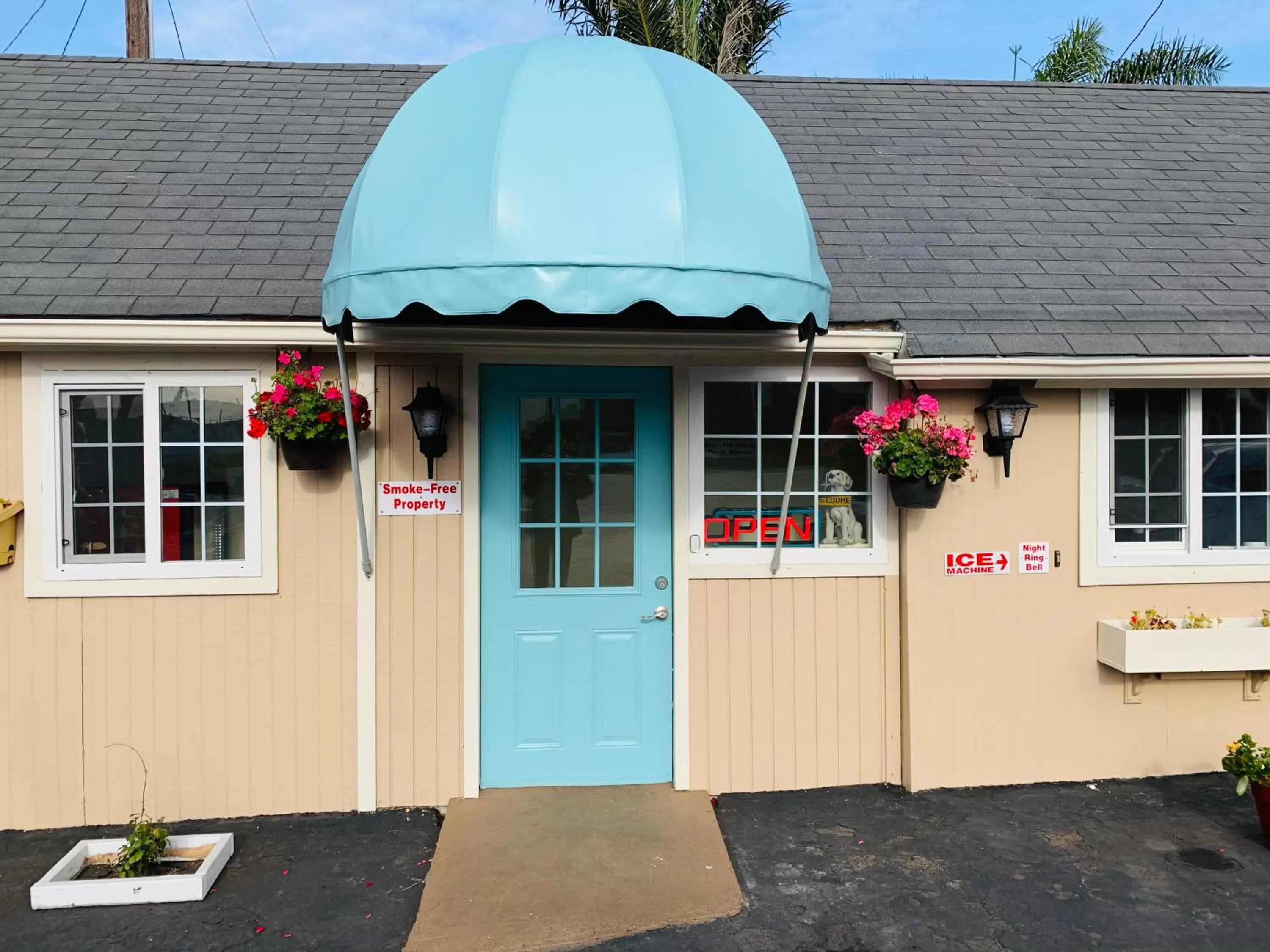 Floor plan in Central Coast Inn Cayucos