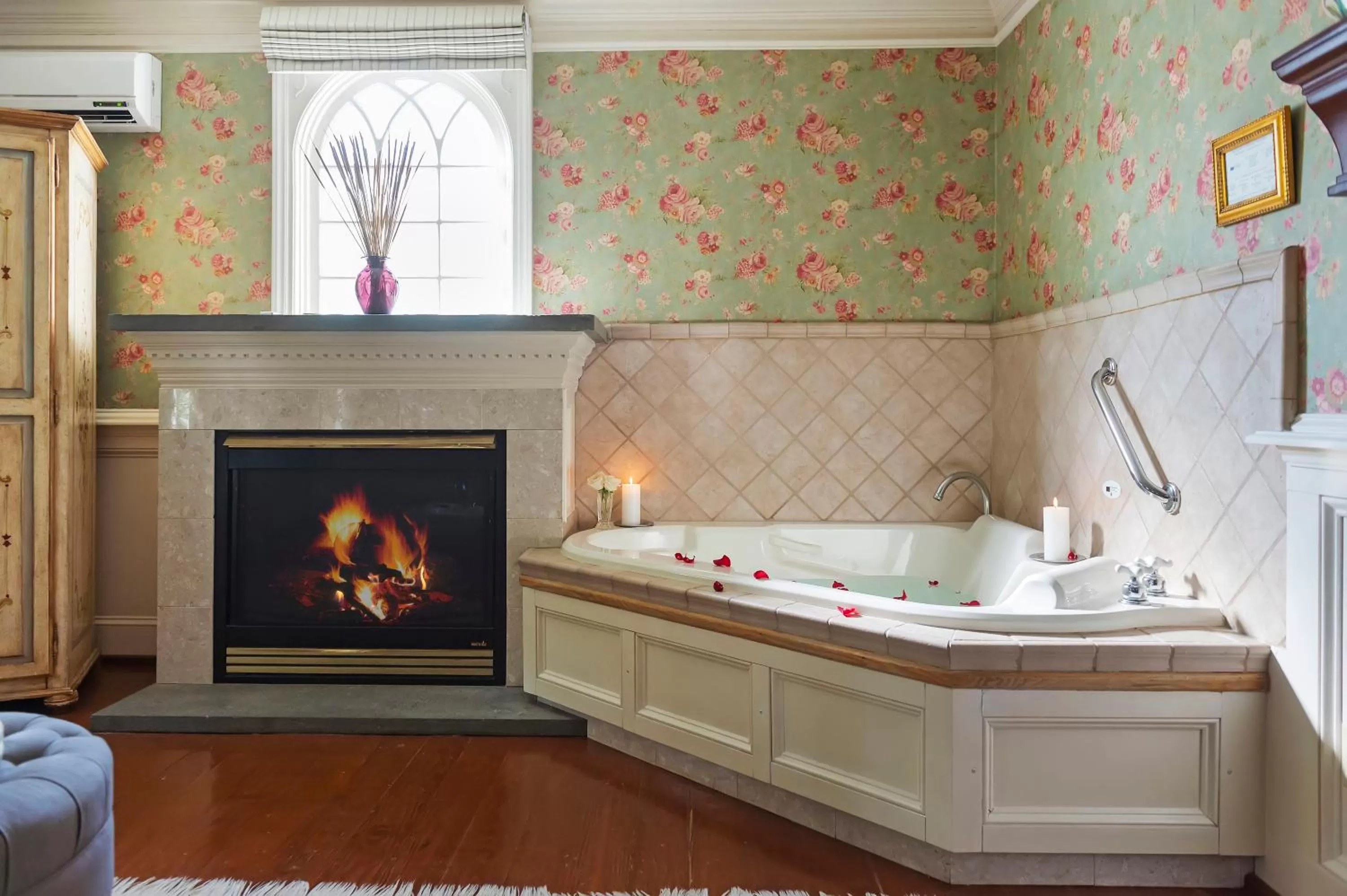 Bath in Arrowhead Inn