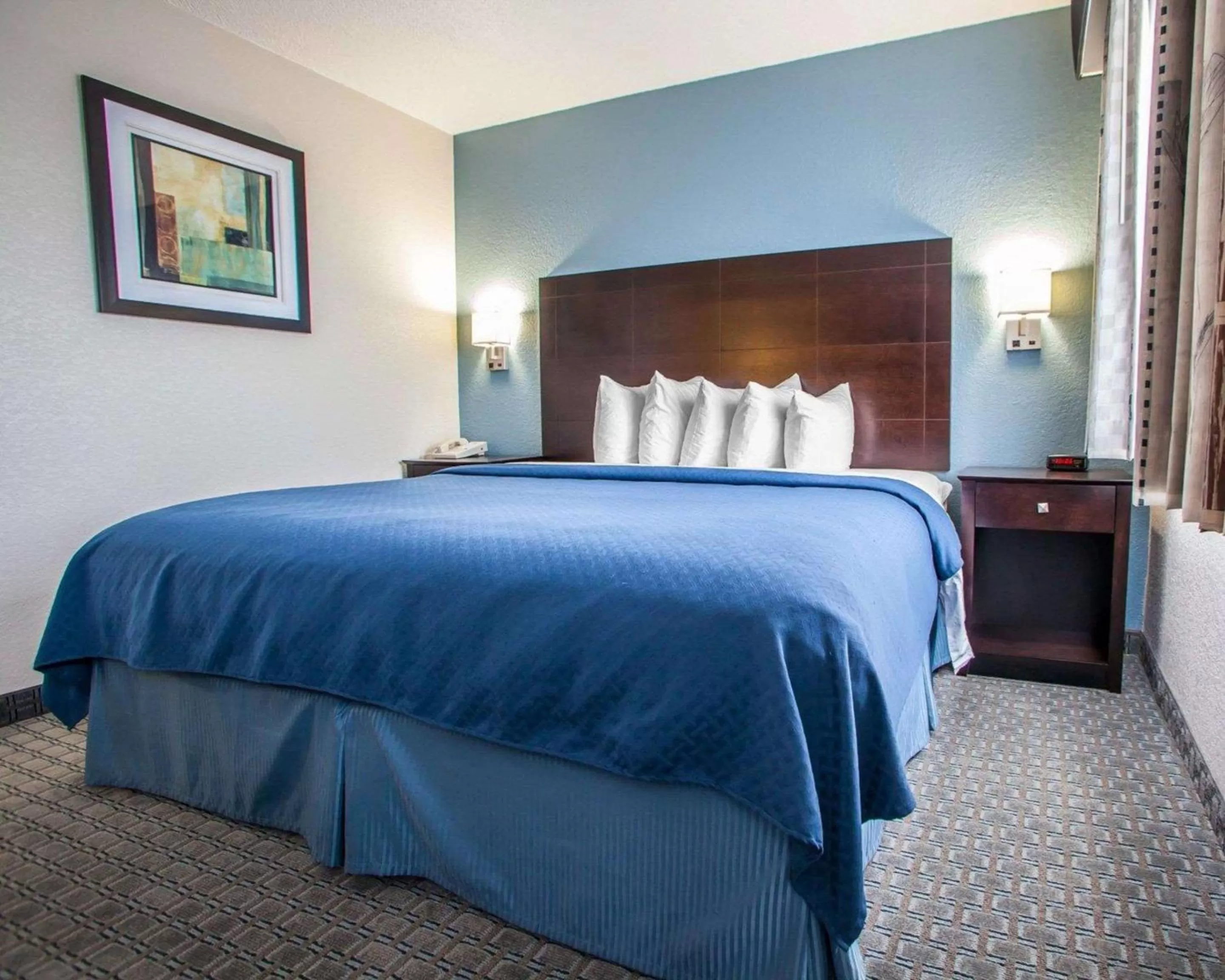 Bedroom, Bed in Quality Inn & Suites Ankeny-Des Moines