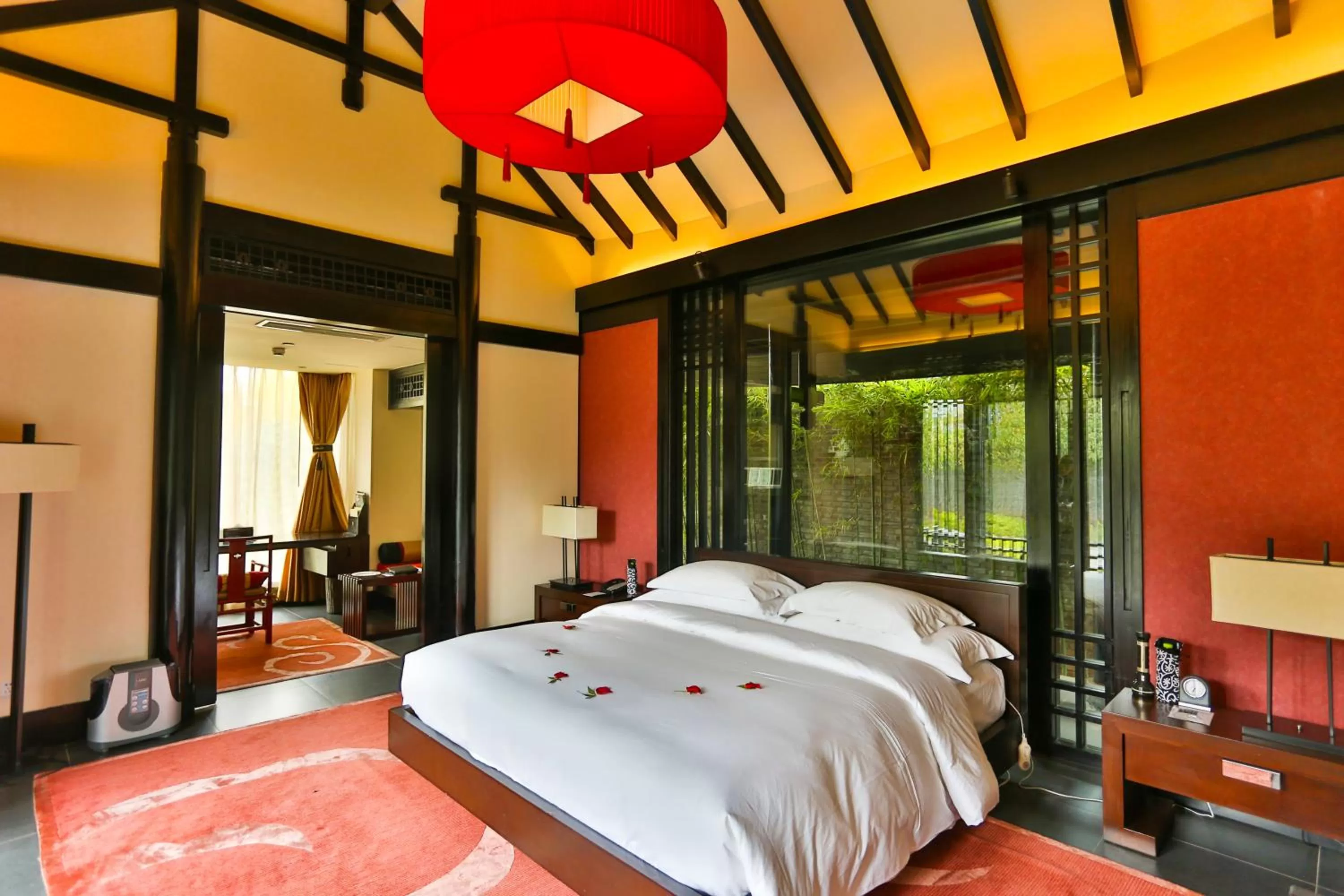 Bedroom in Banyan Tree Lijiang
