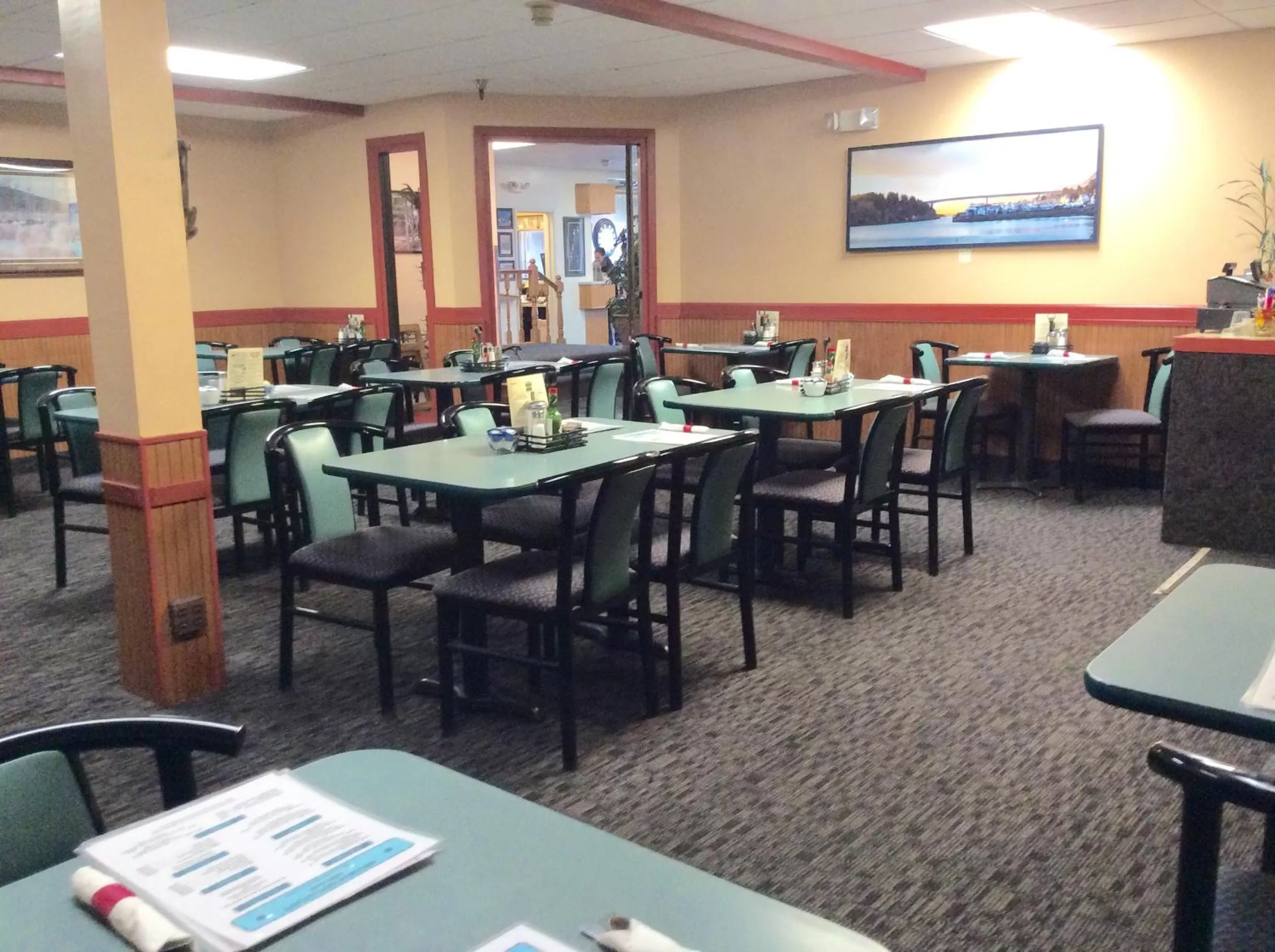 Restaurant/places to eat in Shelikof Lodge