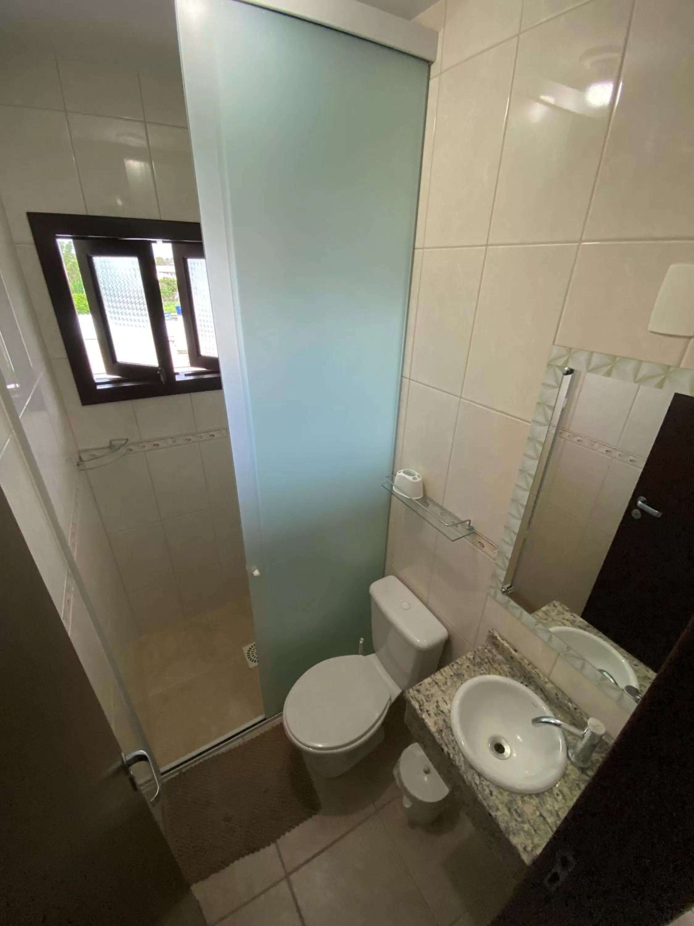 Bathroom in Canto Leste Pousada