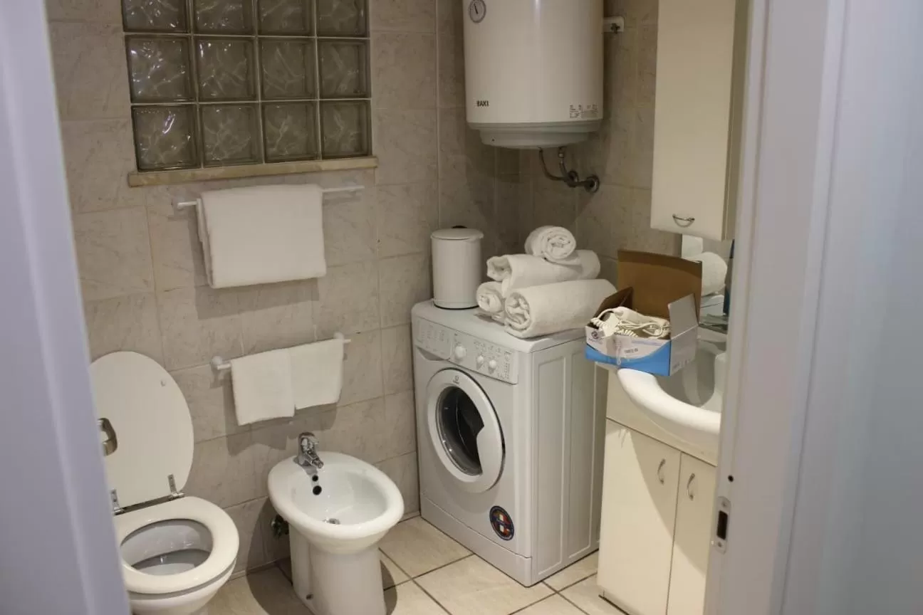 Bathroom in Relais Maria Luisa Locazione turistica di Simona Capaccio