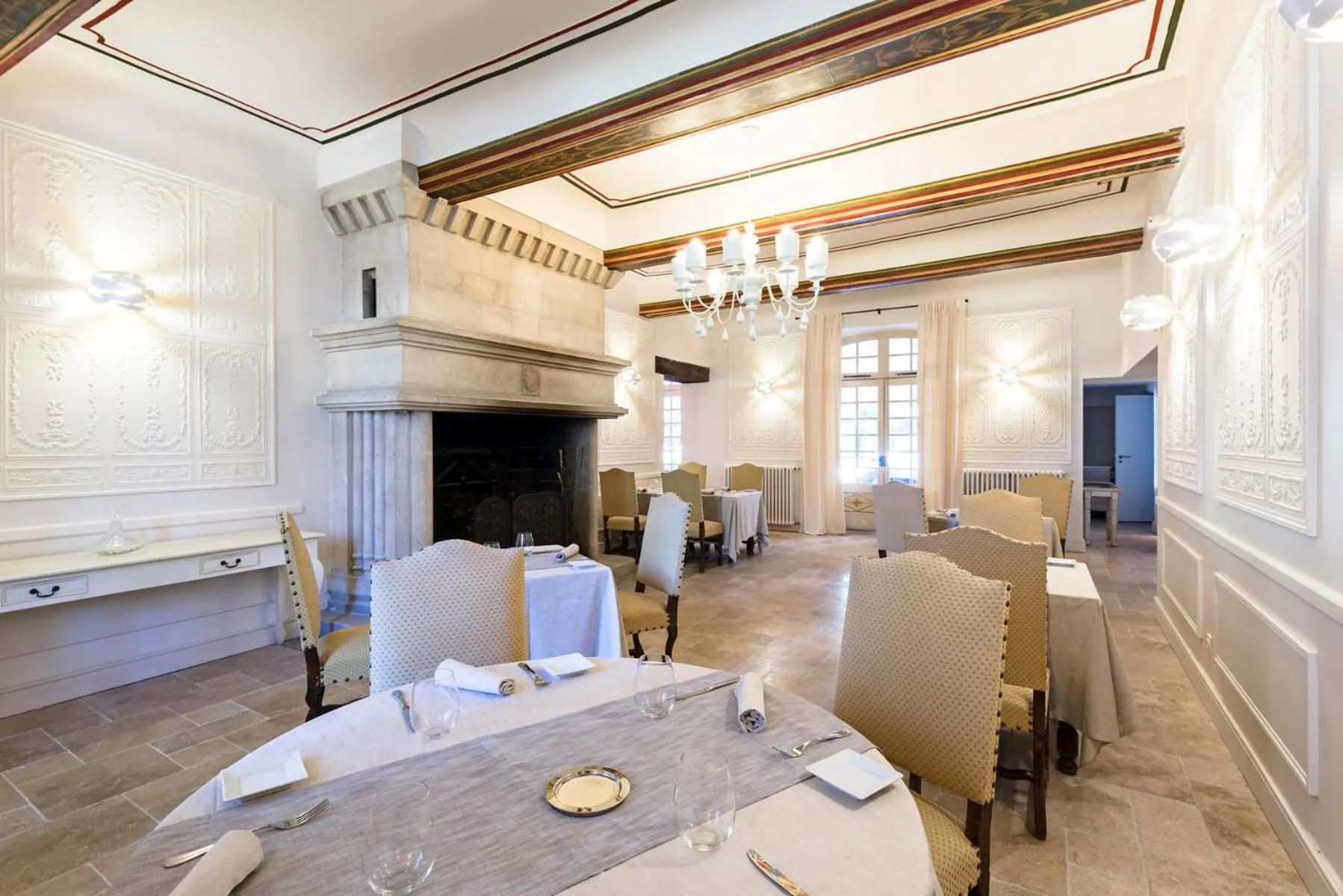 Restaurant/places to eat in Moulin de Vernègues Hôtel & Spa