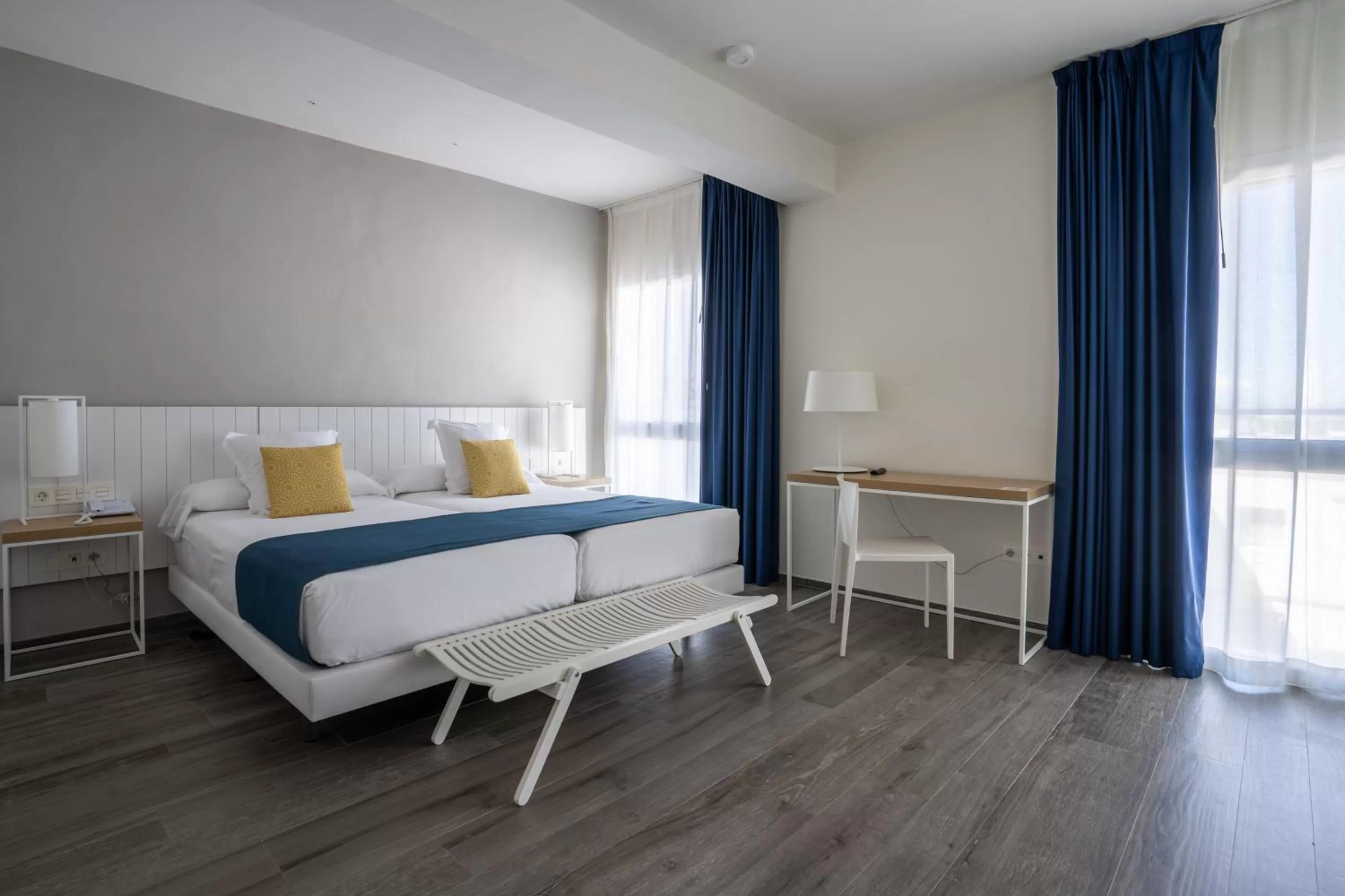 Photo of the whole room, Bed in Hotel Agaró