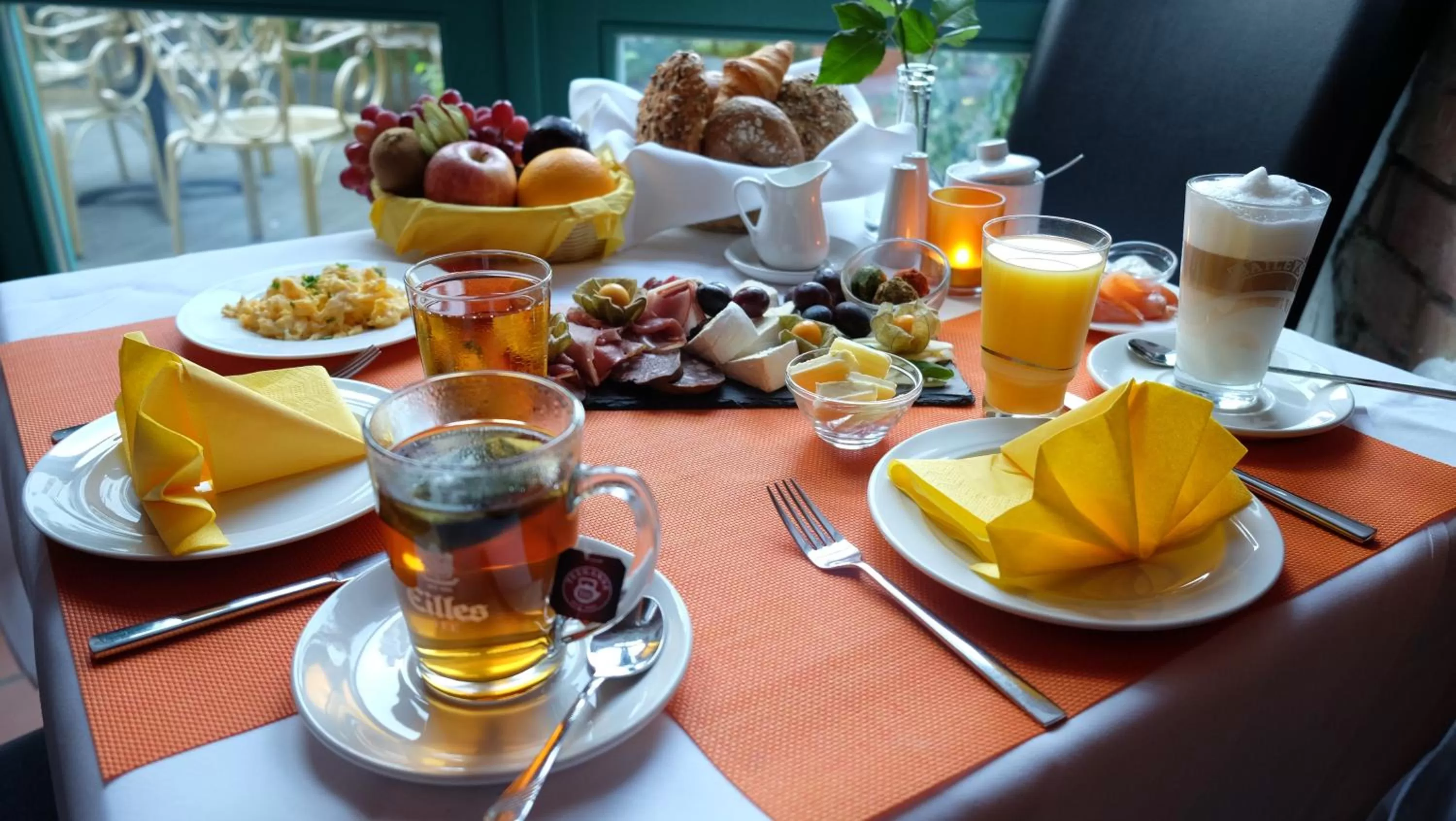 Breakfast in Backstage Hotel