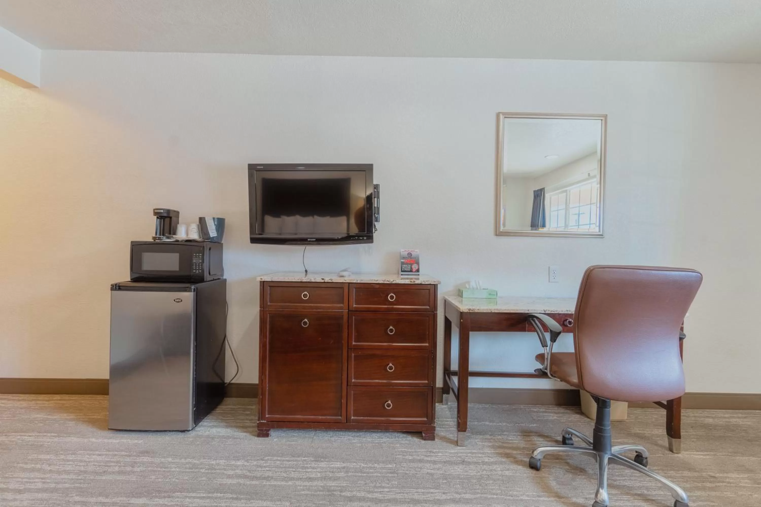 TV and multimedia in The Yosemite Inn