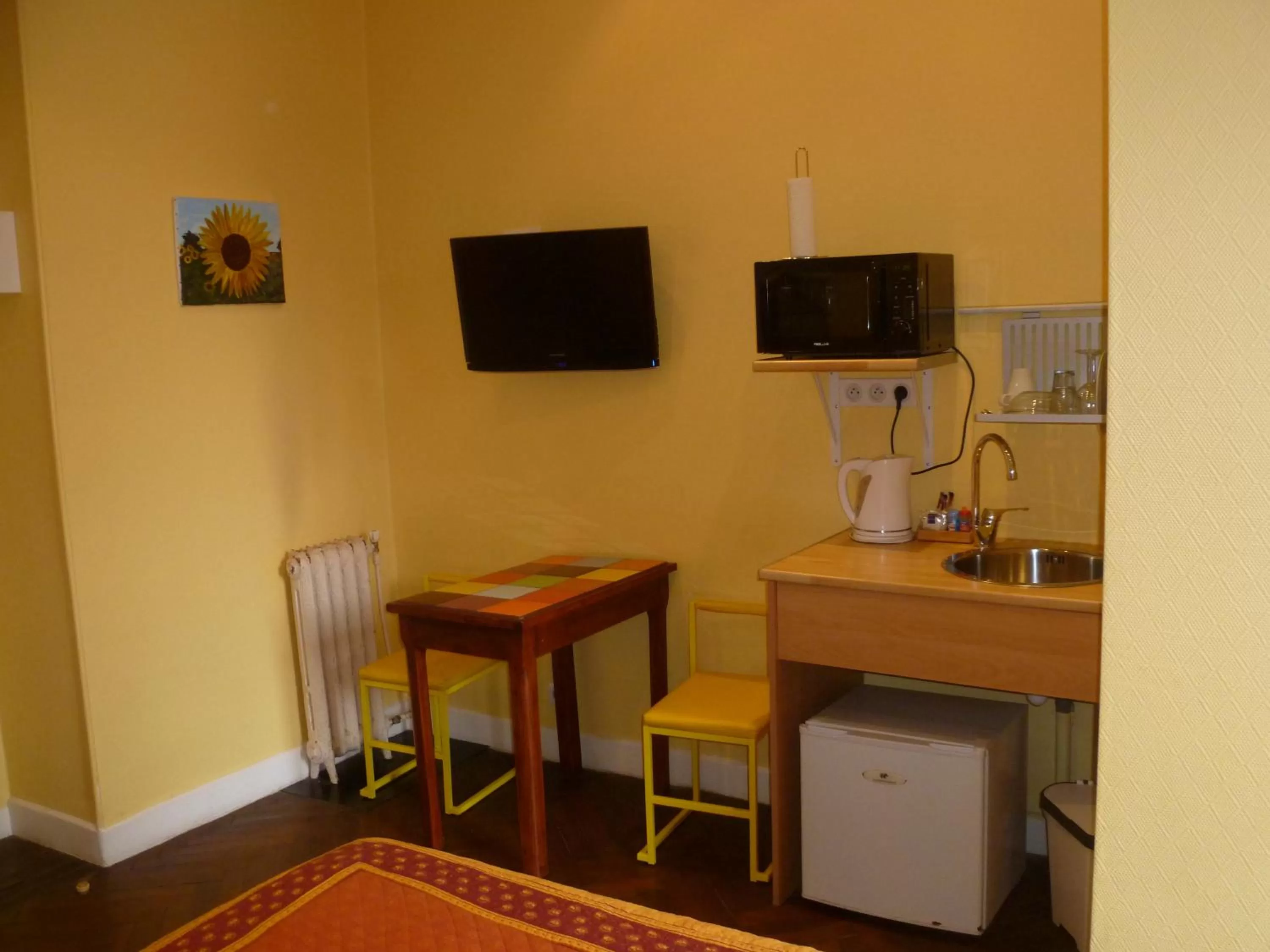 Coffee/tea facilities in Hotel Victor Hugo Nice