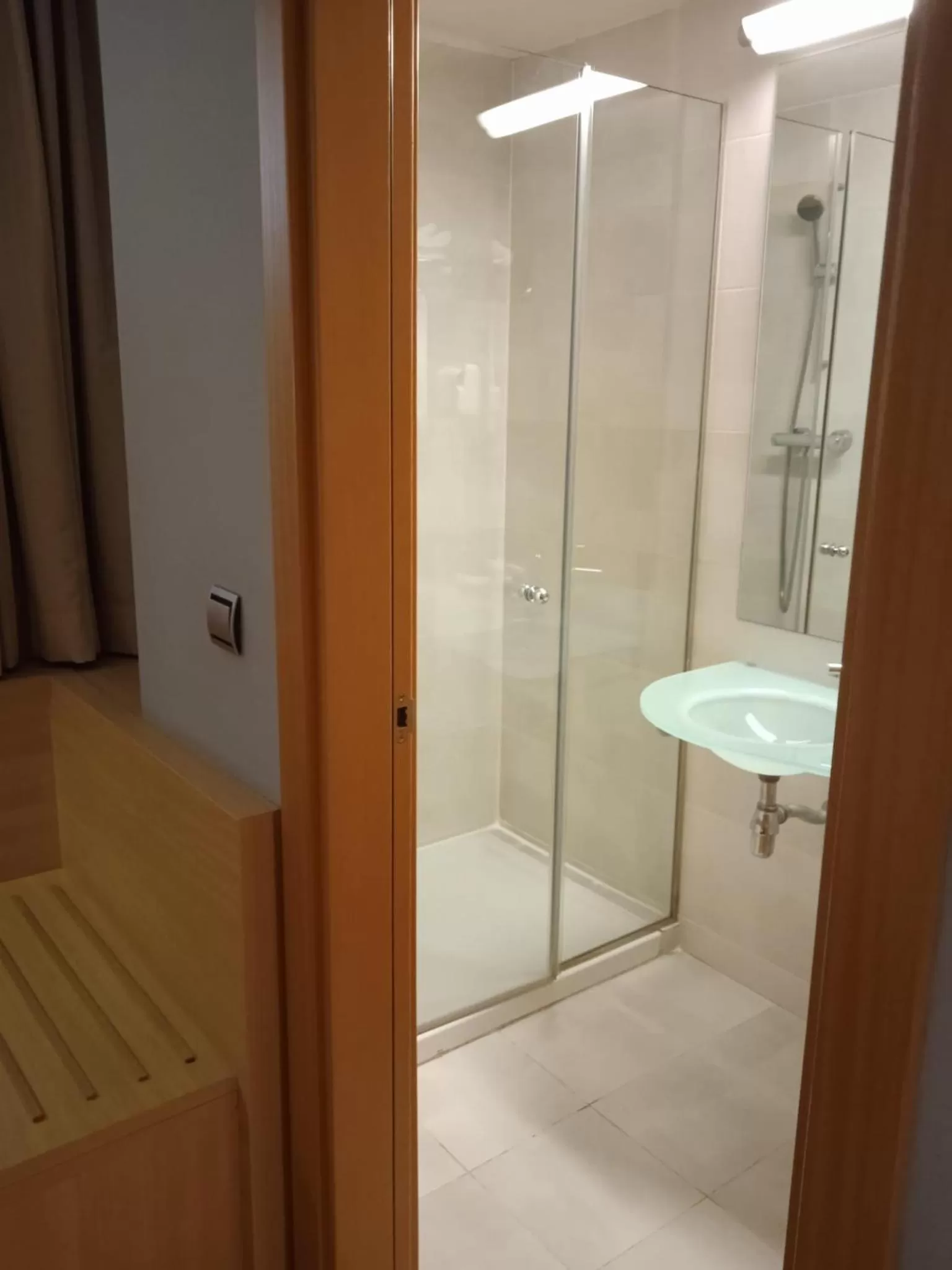 Shower in U Hotel Villa-Gomá