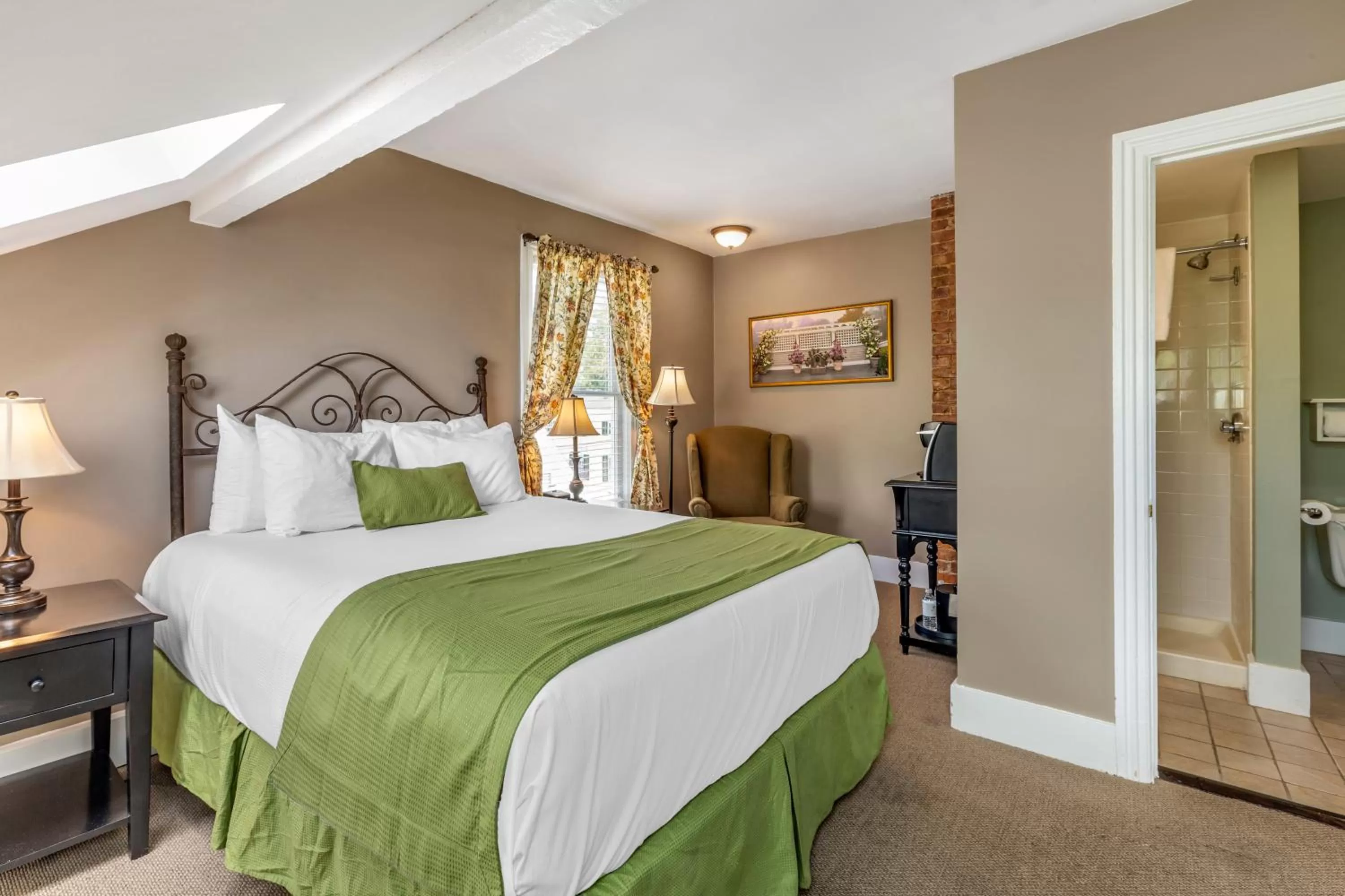 Double Room - Non-Smoking  in Essex Street Inn & Suites, Ascend Hotel Collection