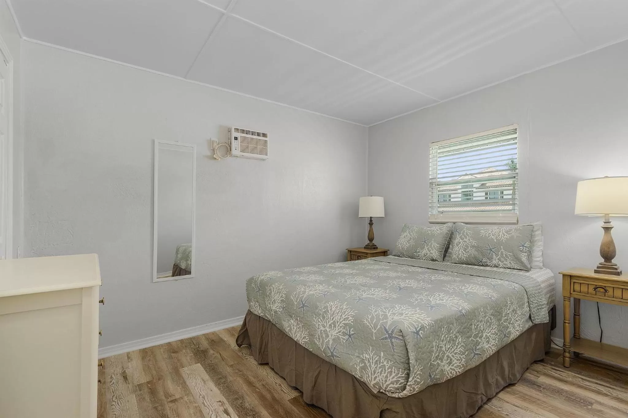 Bedroom, Bed in Matlacha on Shoreview