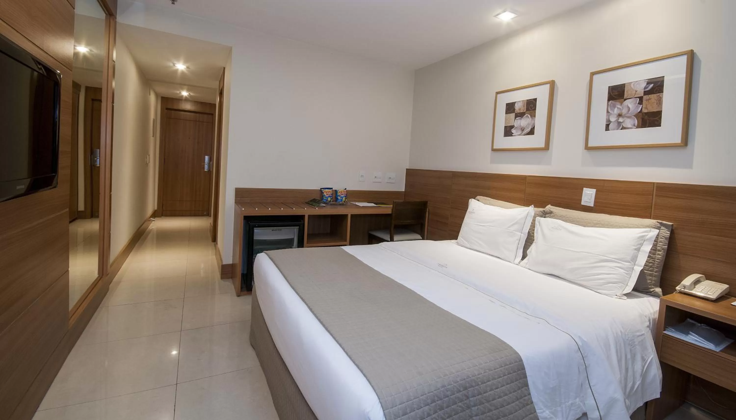 Property building, Bed in Américas Granada Hotel