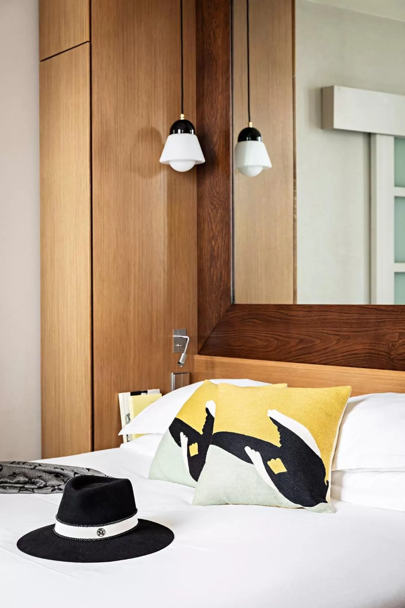 Photo of the whole room, Bed in Holiday Inn Paris Palais de l'Elysée by IHG