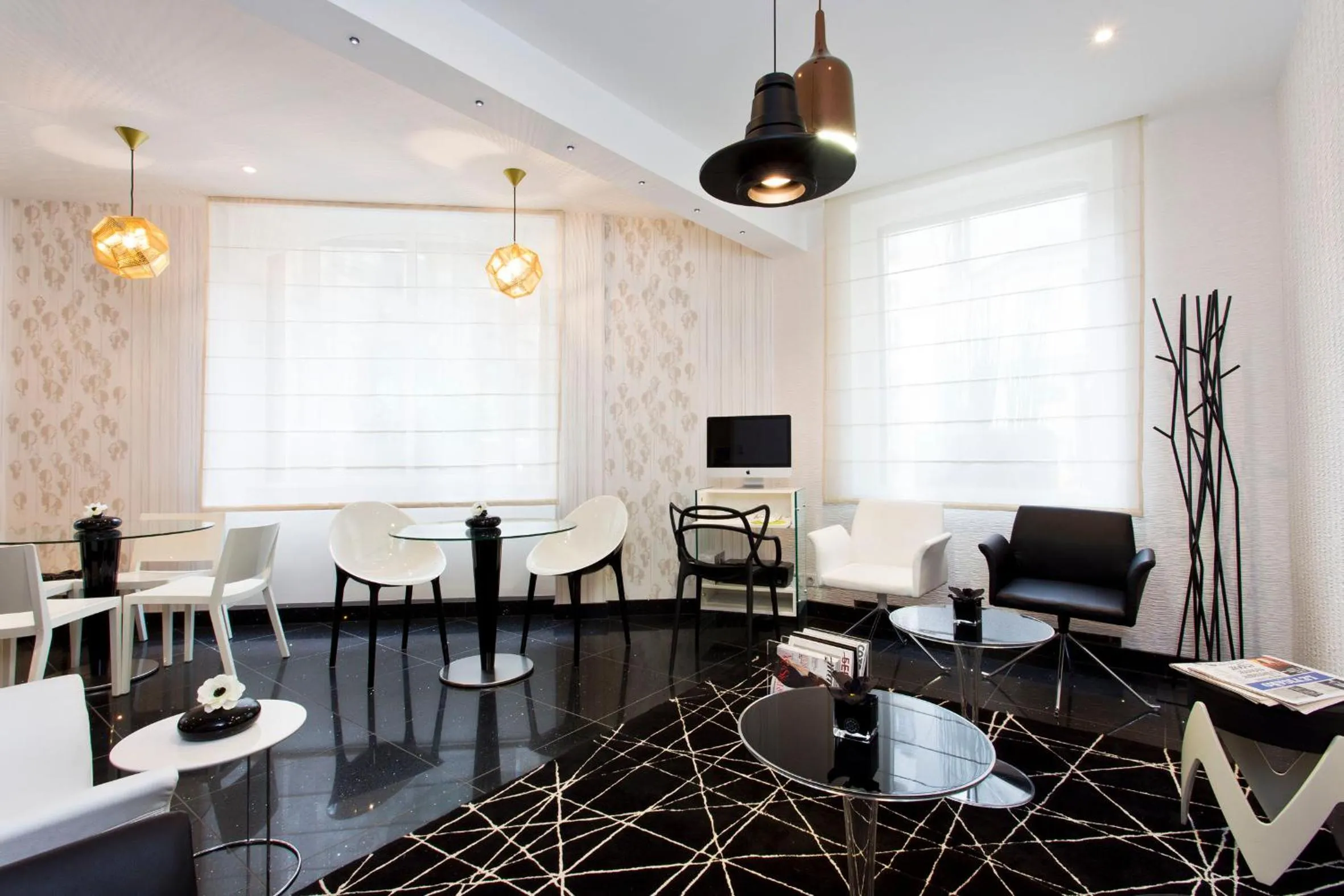 TV and multimedia in Hotel Ascot Opera