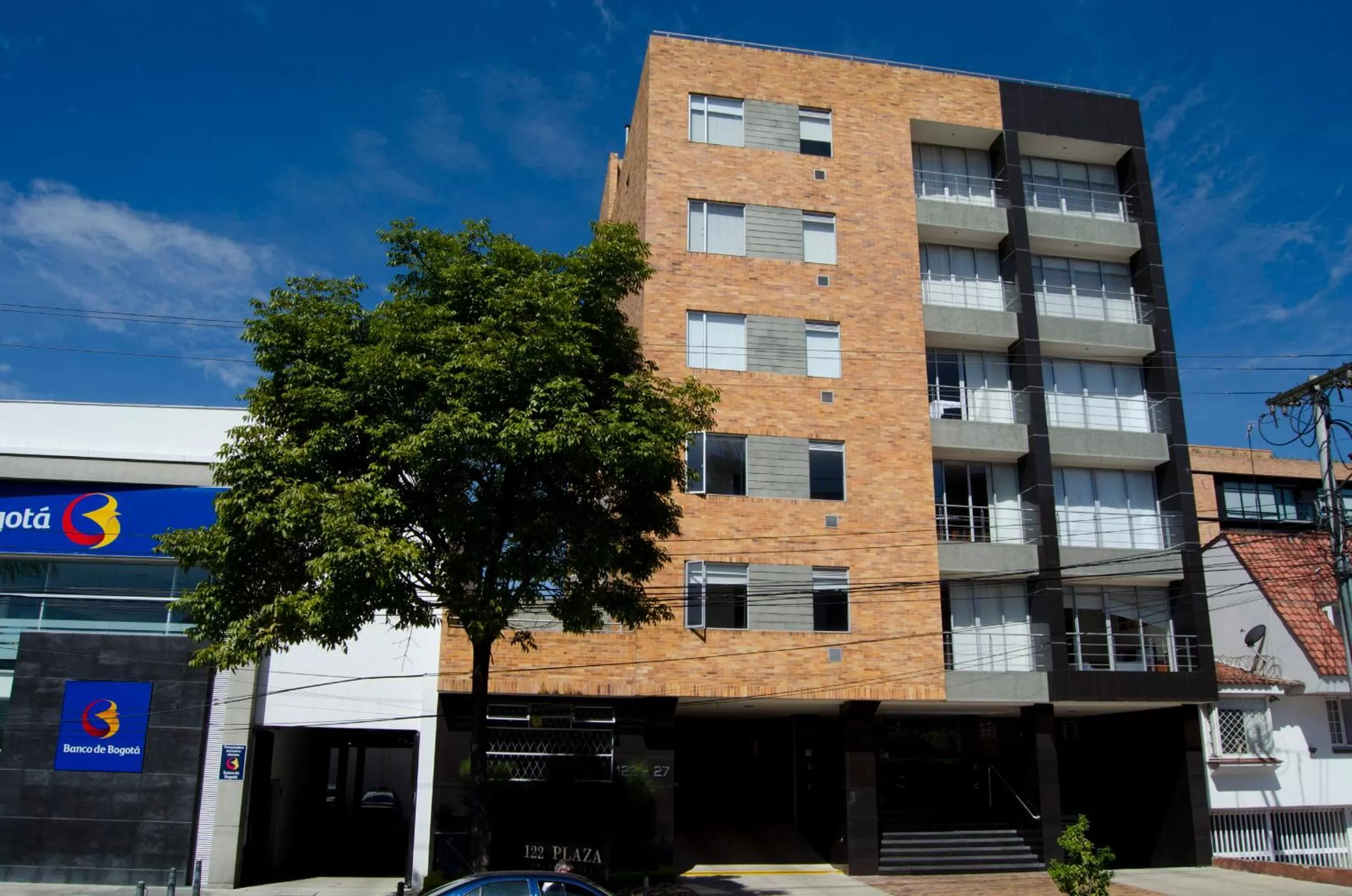Facade/entrance in 122 Plaza Apartahotel