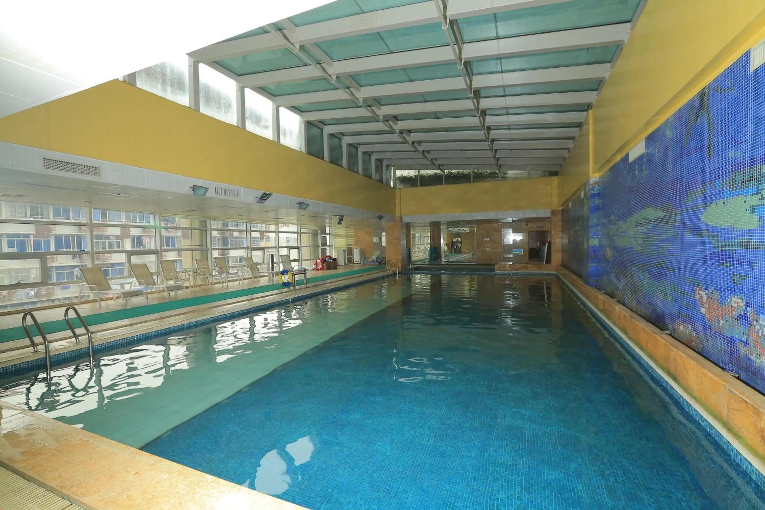 Swimming pool in Westlake 7 Service Apartment