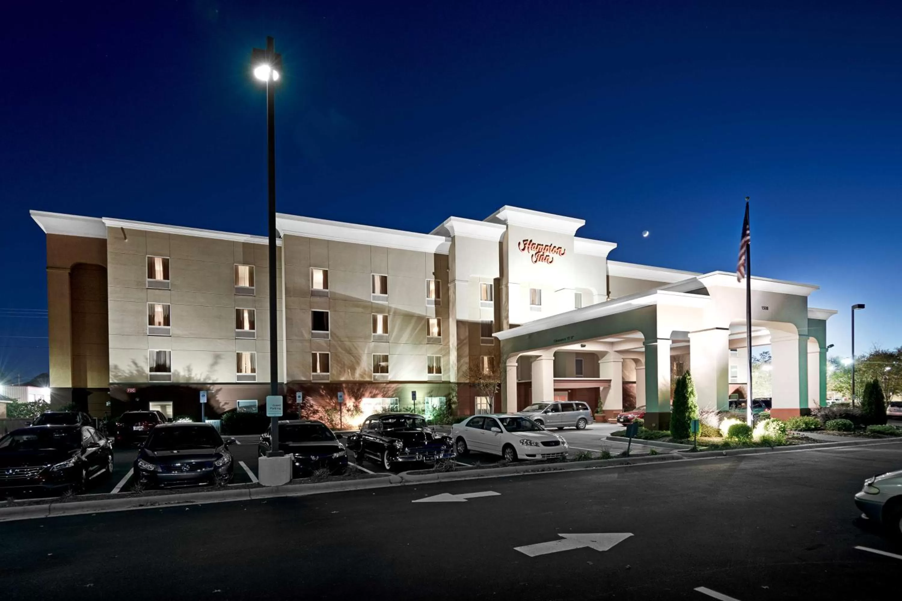 Property building in Hampton Inn Statesville