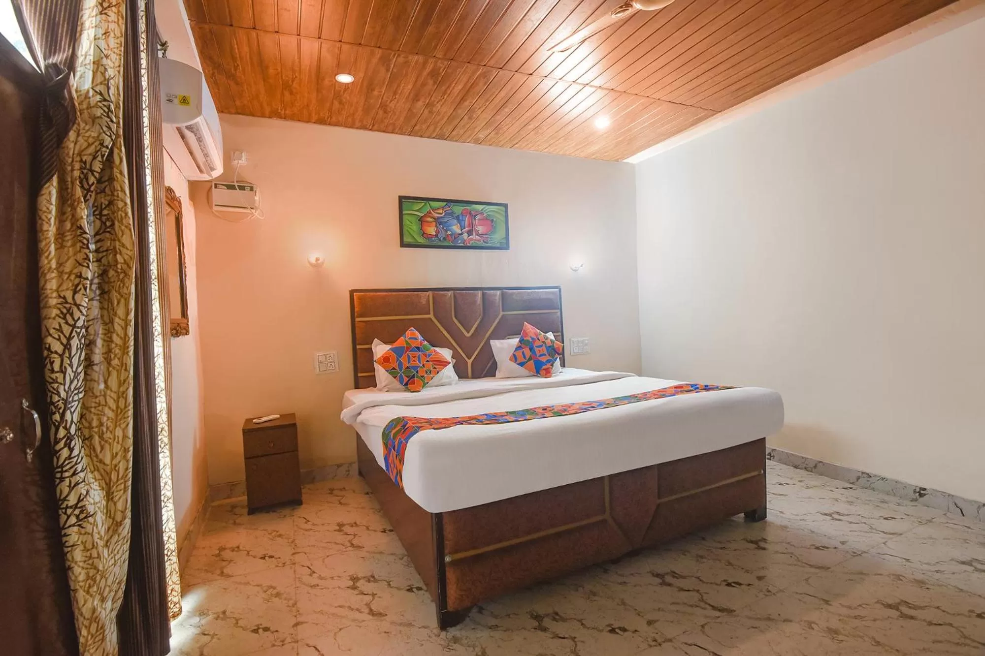 Bed in FabExpress Corinthia Boutique Rooms - Nr Candolim Beach