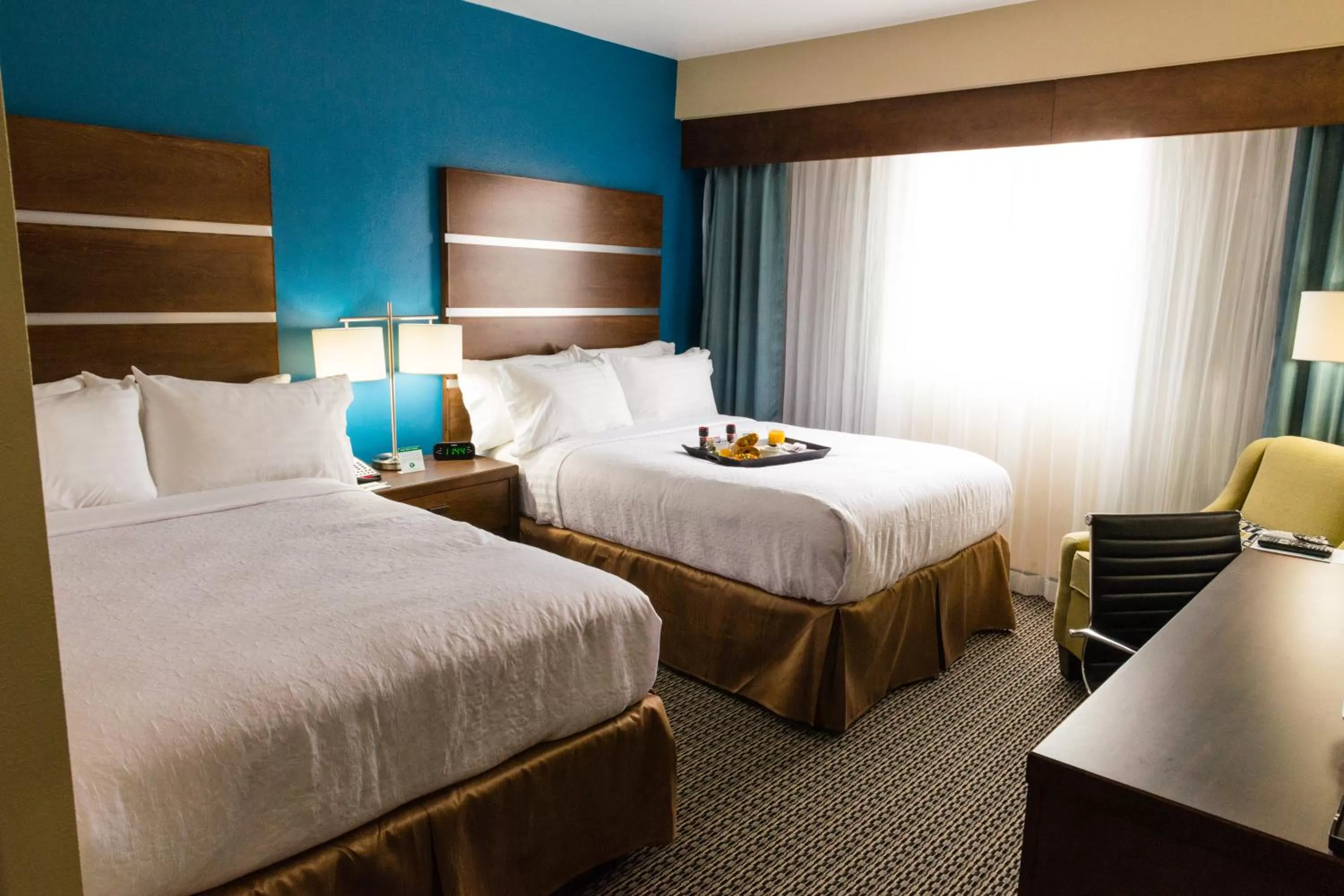 Photo of the whole room, Bed in Holiday Inn Houston Downtown by IHG