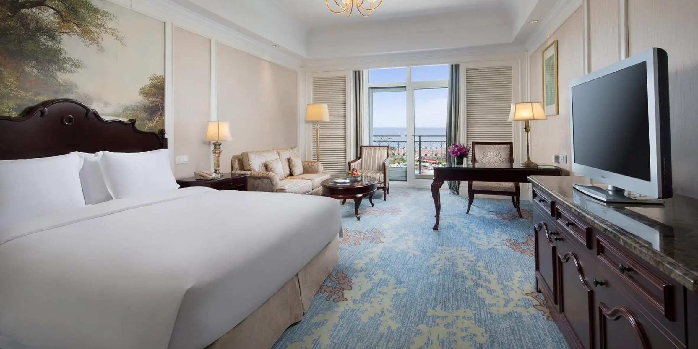 Standard King Room with Sea View - Lounge Access in Crowne Plaza Ocean Spring Resort by IHG Standard King Room with Sea View - Lounge Access in Crowne Plaza Ocean Spring Resort by IHG