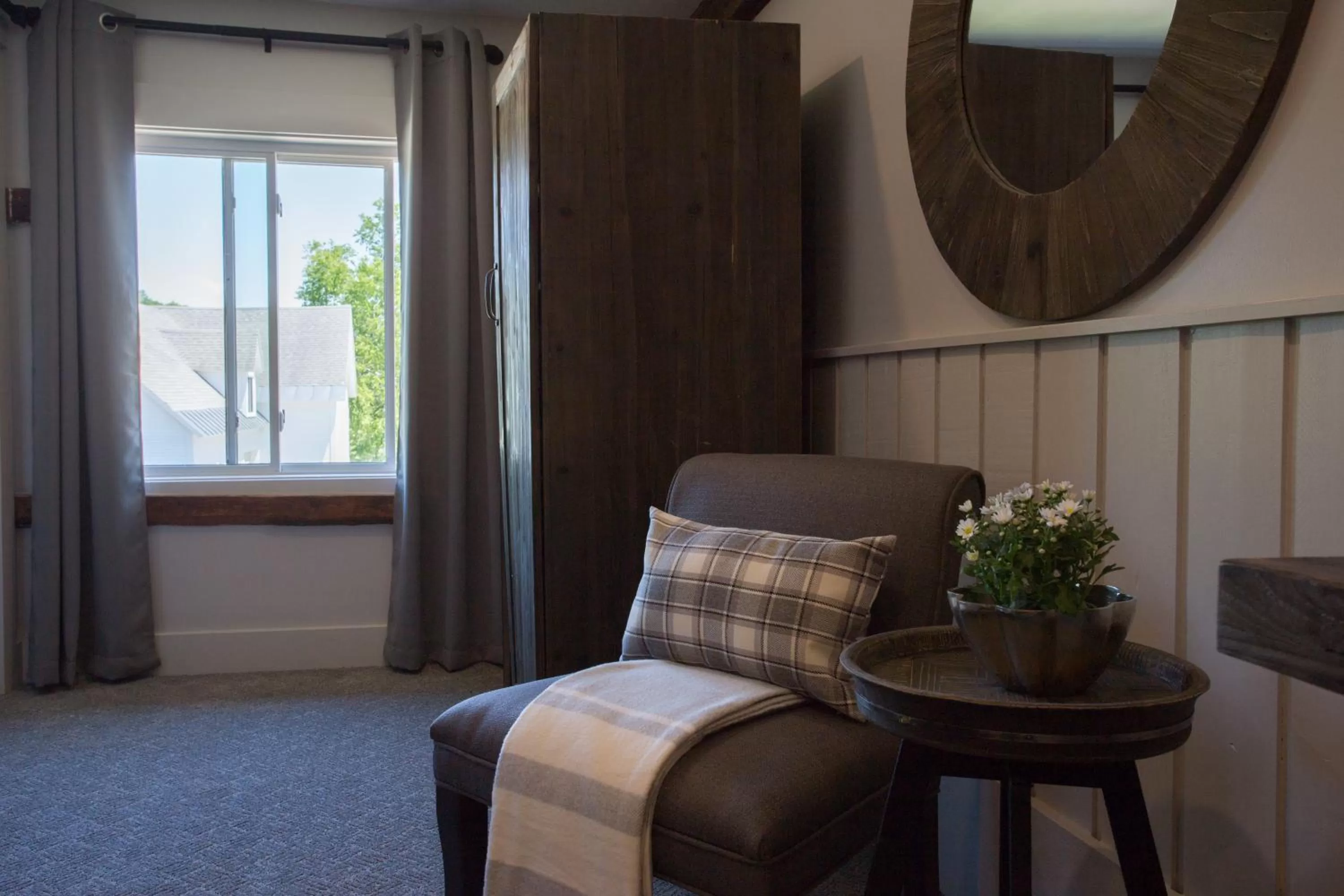 Seating area in Mountain Meadows Lodge