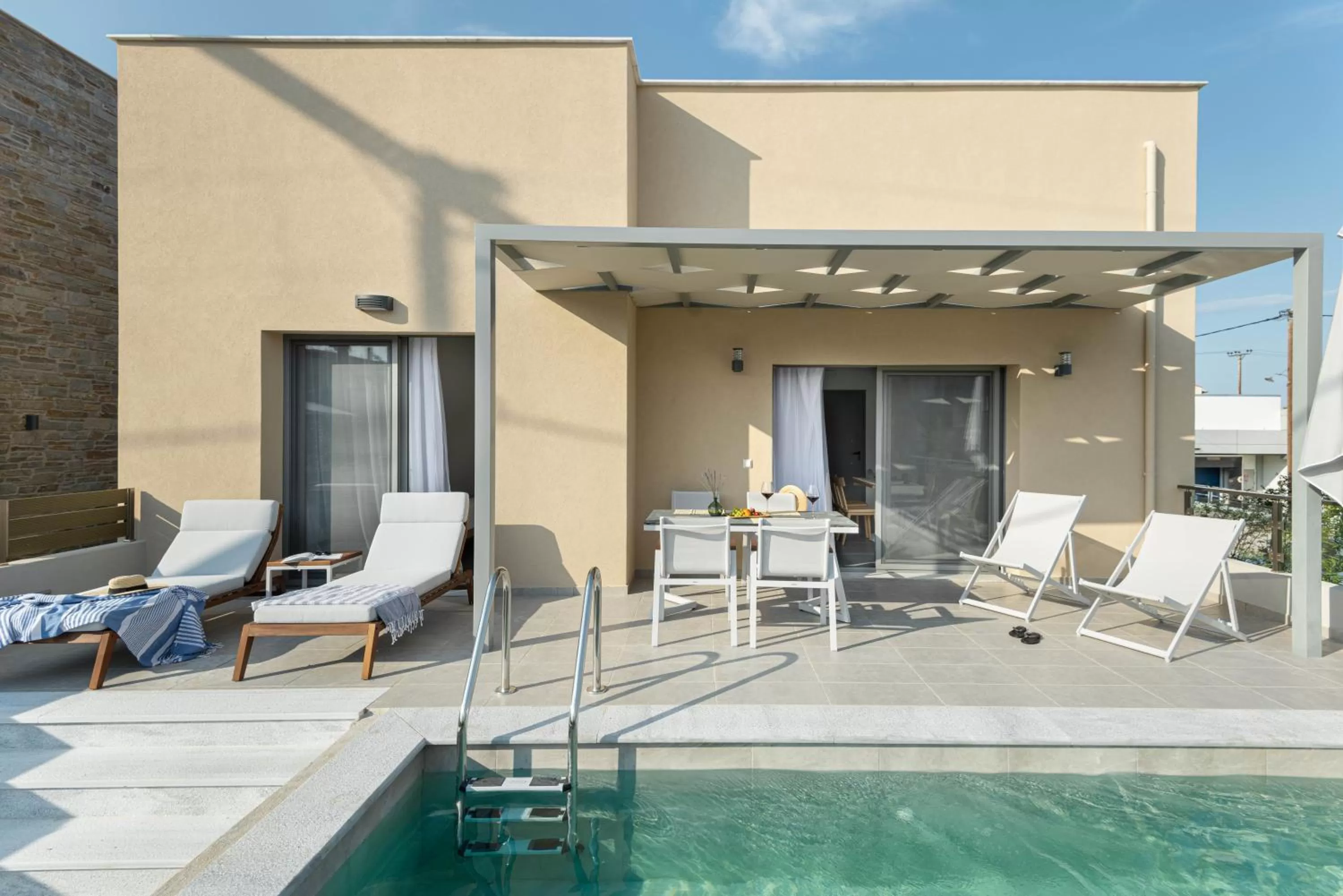 Swimming pool in Yuka Villas Collection