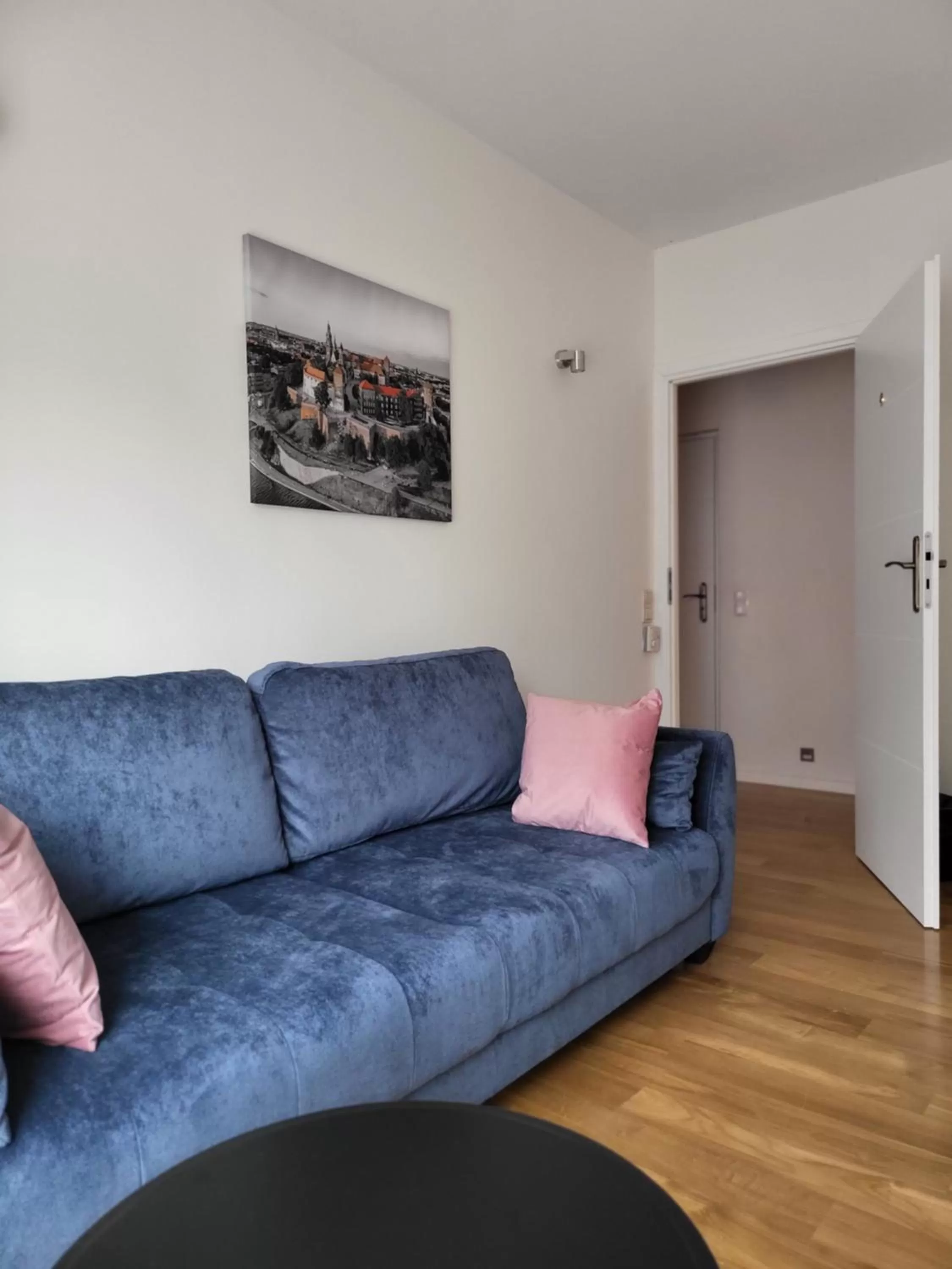 Photo of the whole room, Seating Area in Amber Hostel Szlak