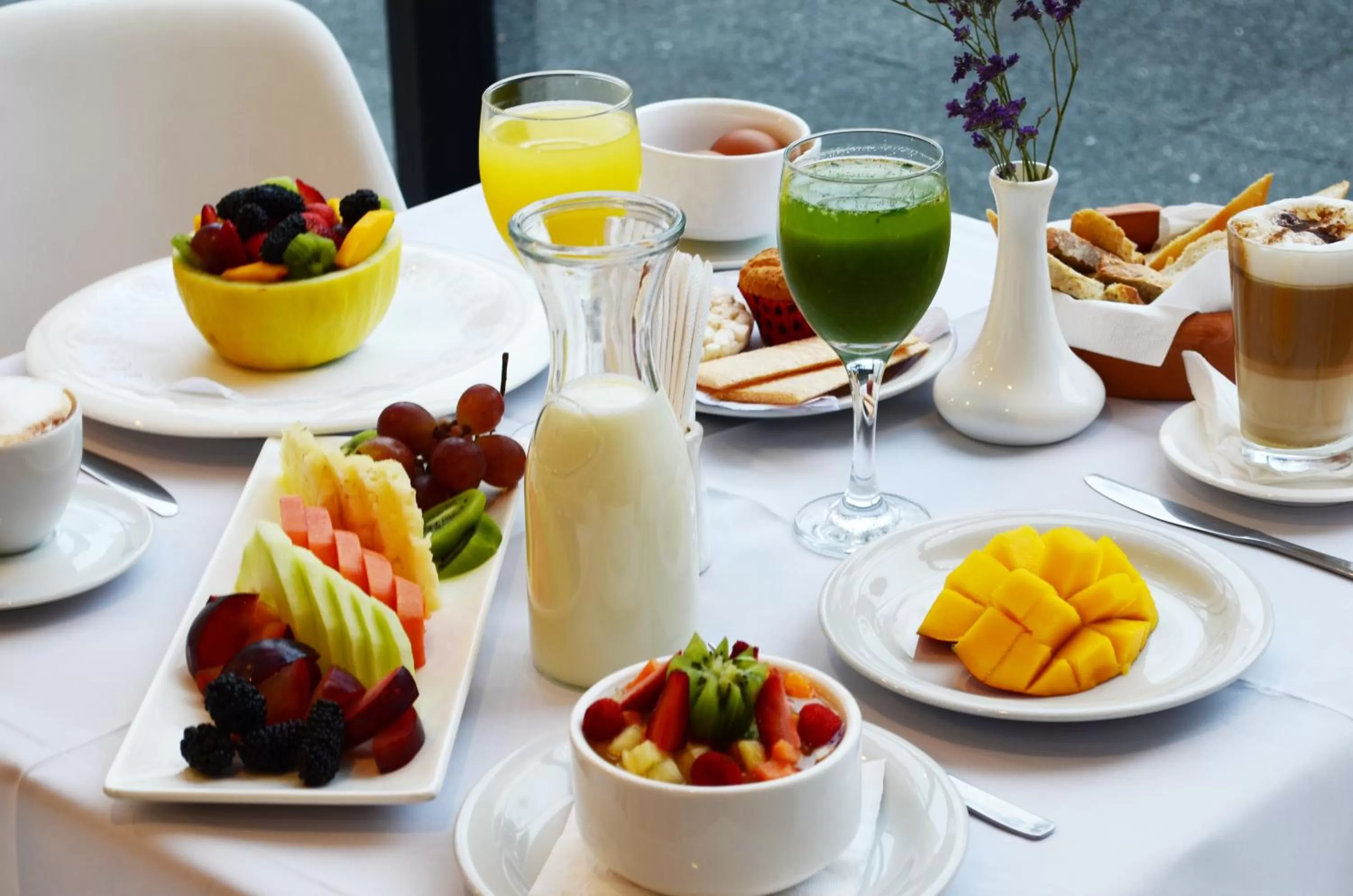 Buffet breakfast in Esplendor by Wyndham Asuncion