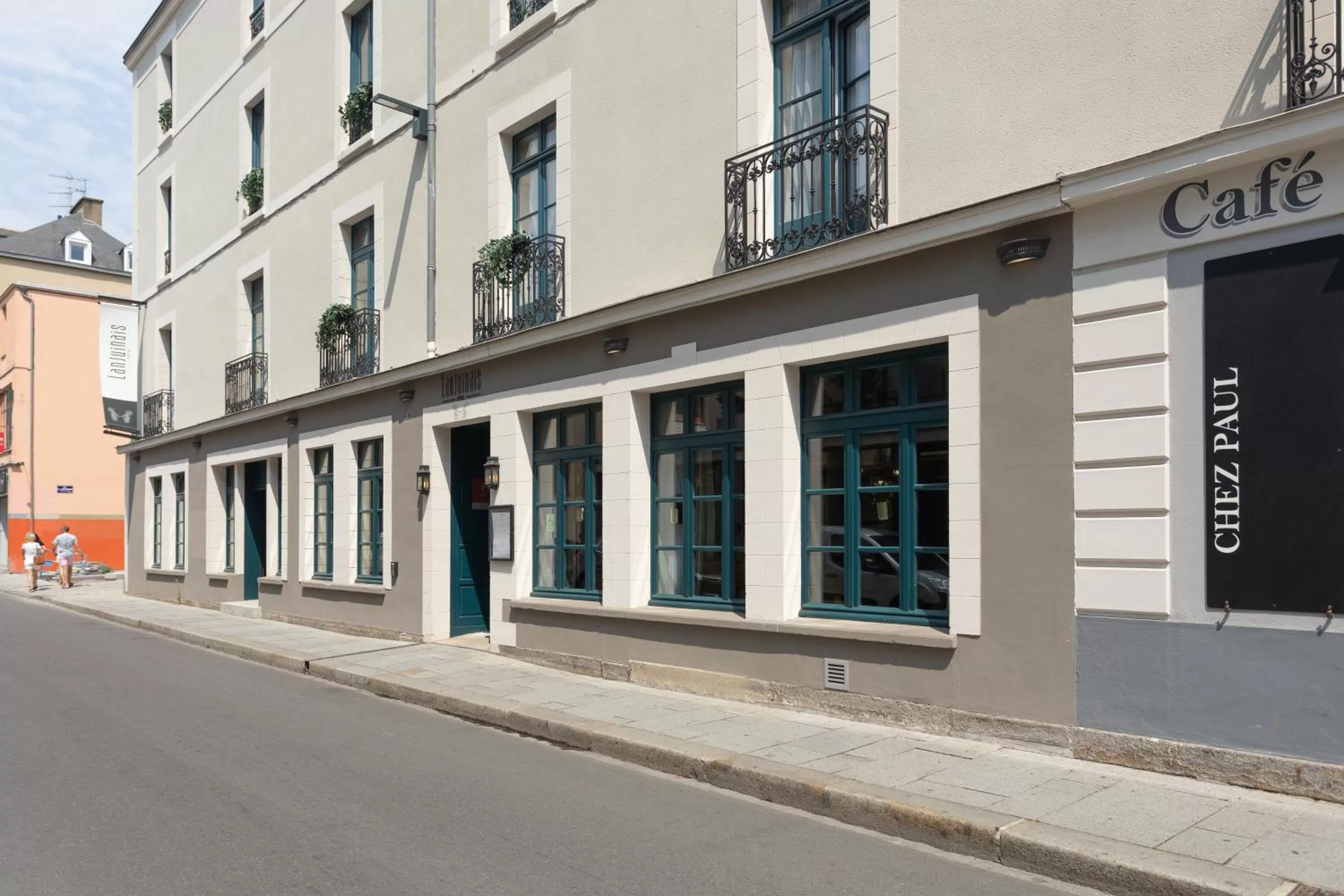 Facade/entrance in Hôtel Lanjuinais