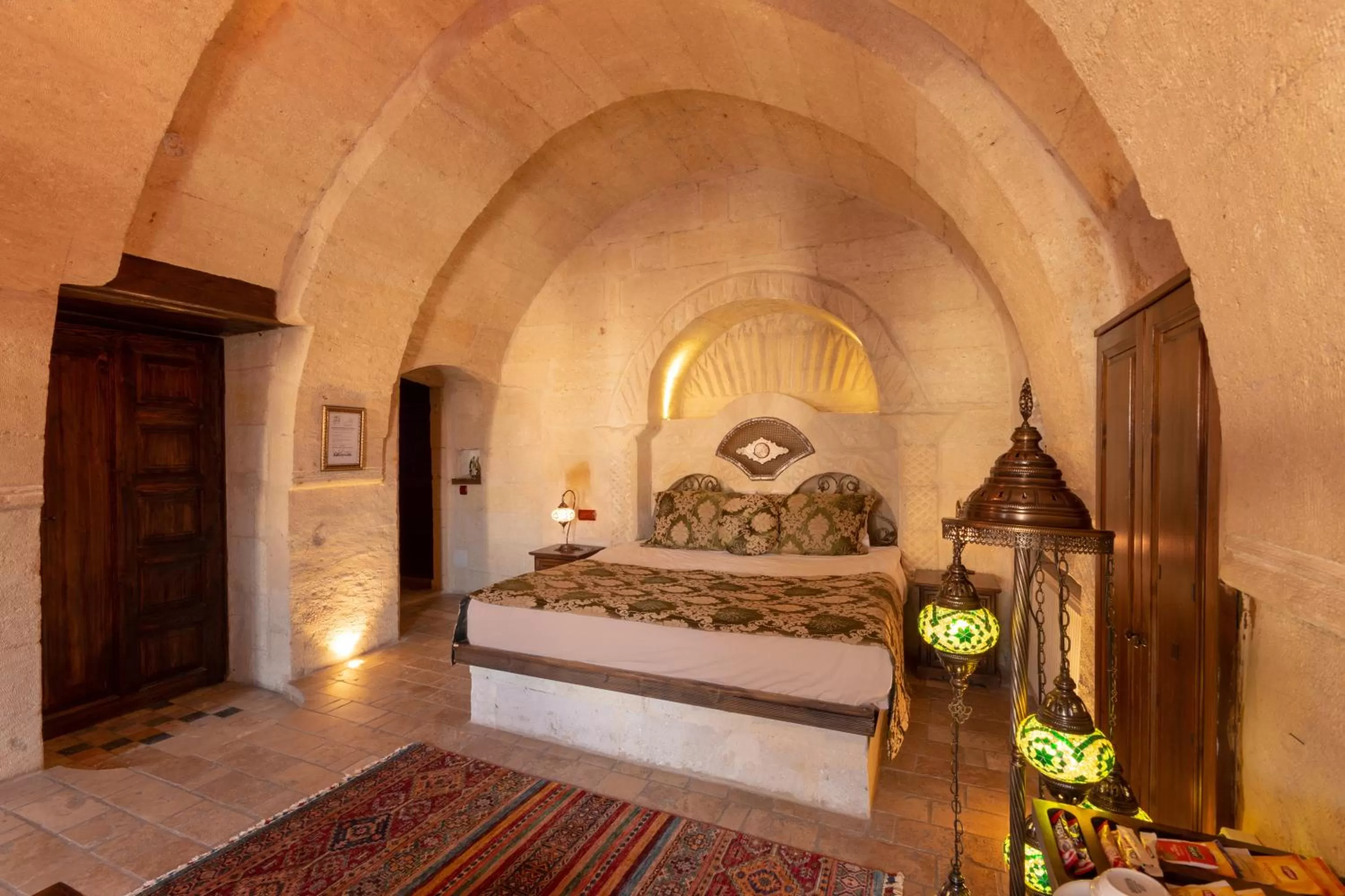 Decorative detail, Bed in Adora Cave Suites -