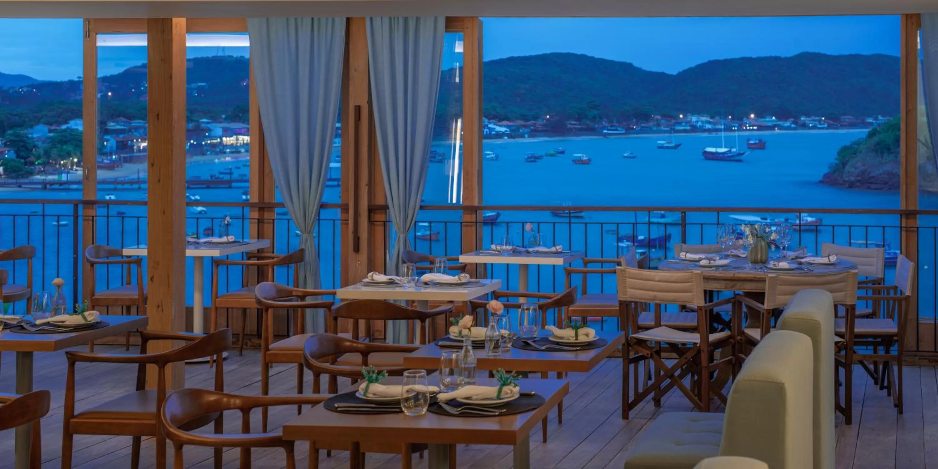 Restaurant/places to eat in Vila deste Hotel
