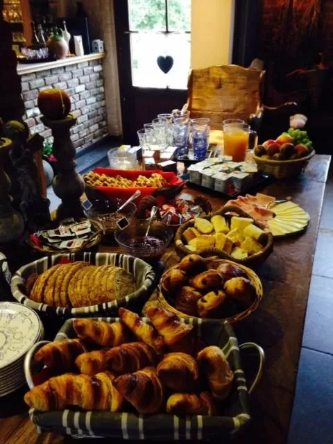 Continental breakfast in La Ferme Des Eglantines